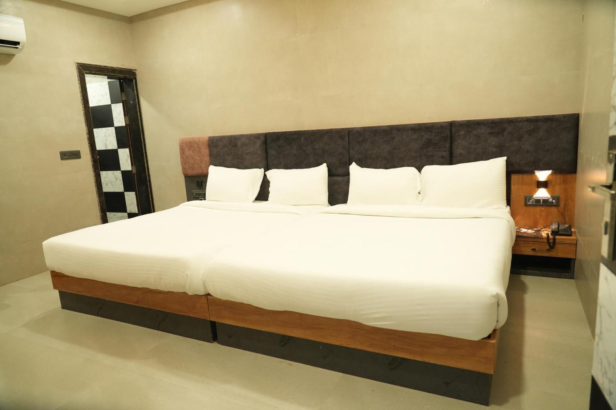 Hotel Maa Vindhyachal Dham Vrindavan