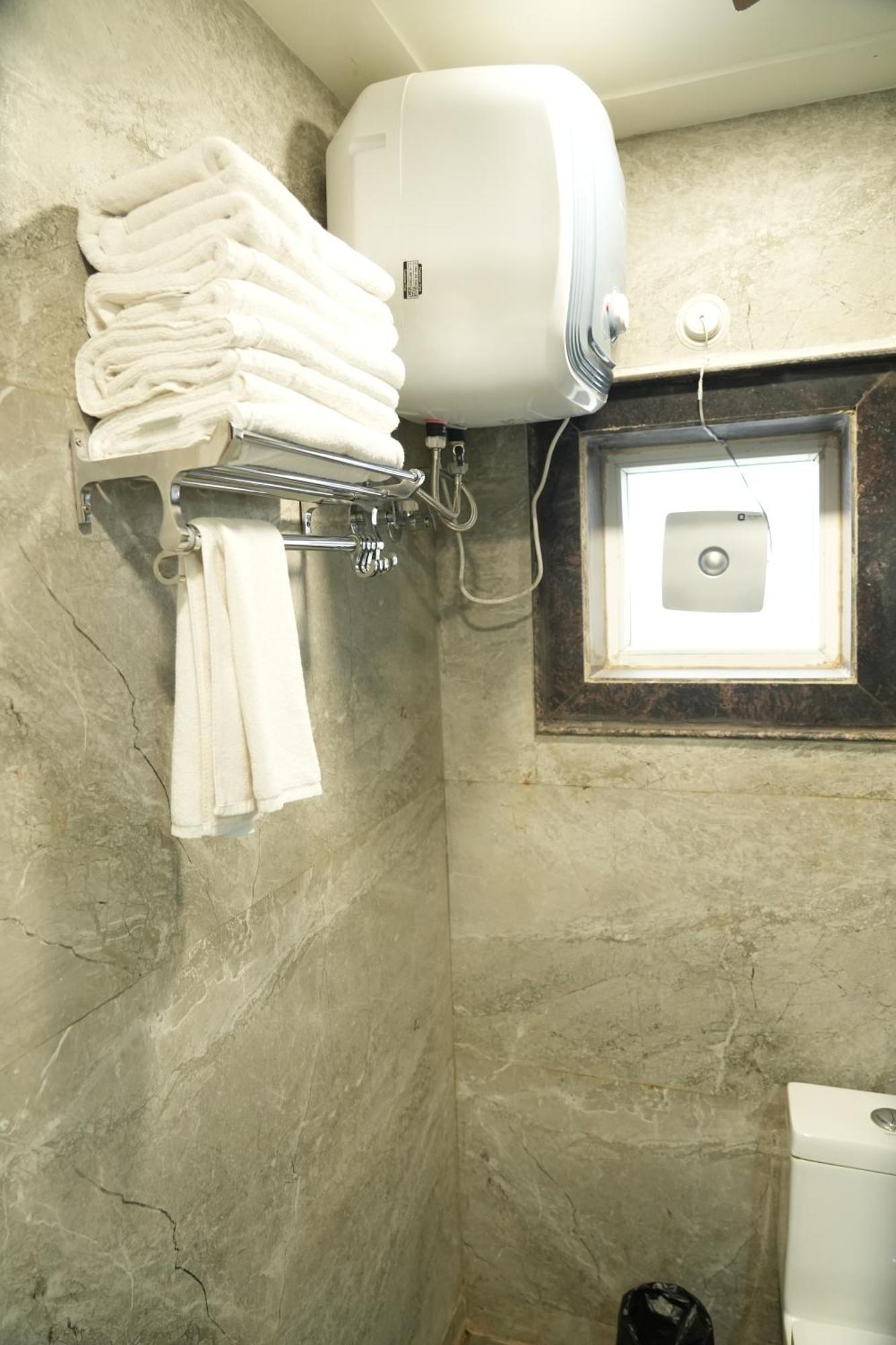 Maa Vindhyachal Dham Hotel Vrindavan