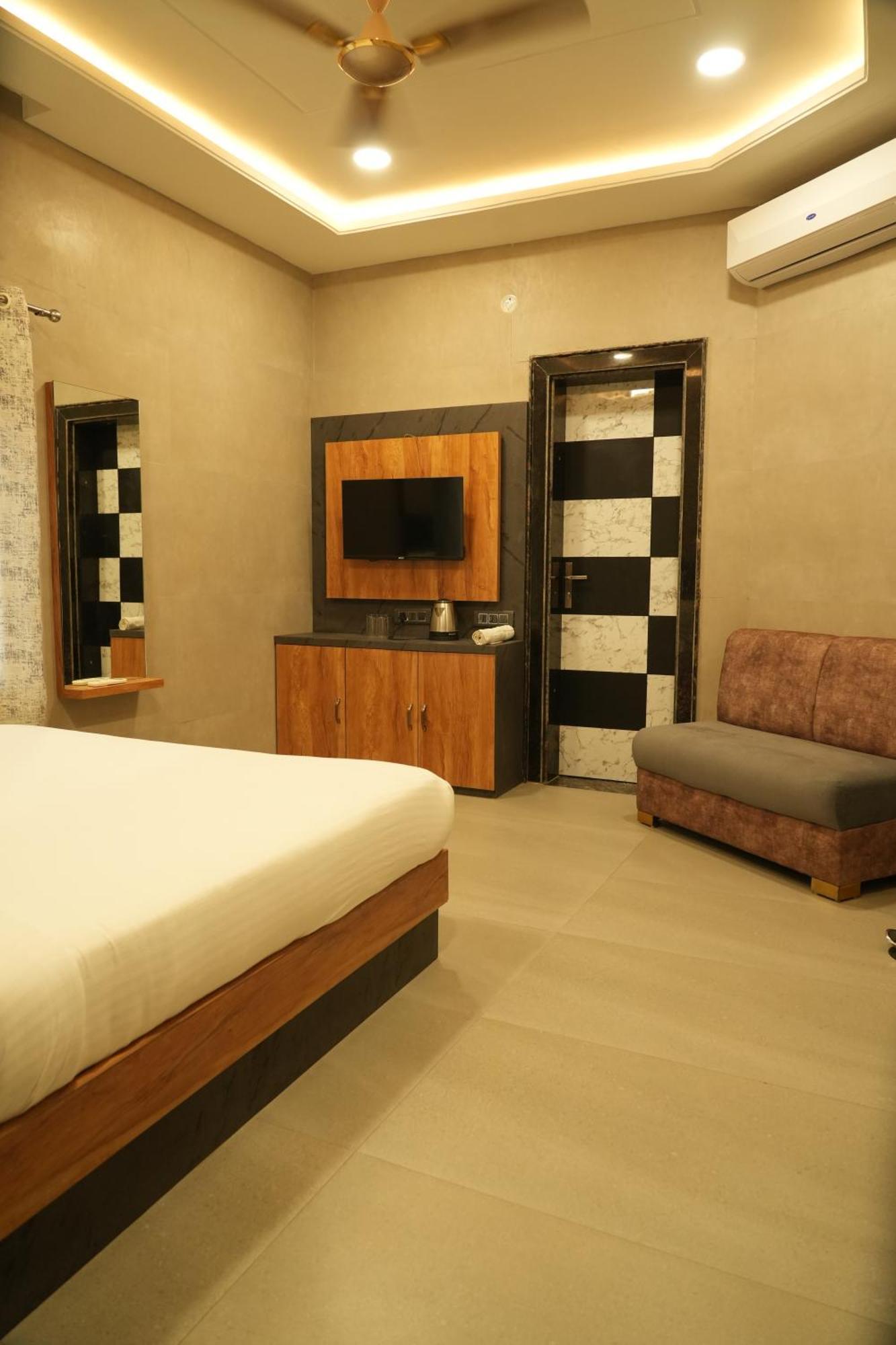 Maa Vindhyachal Dham Hotel 3*