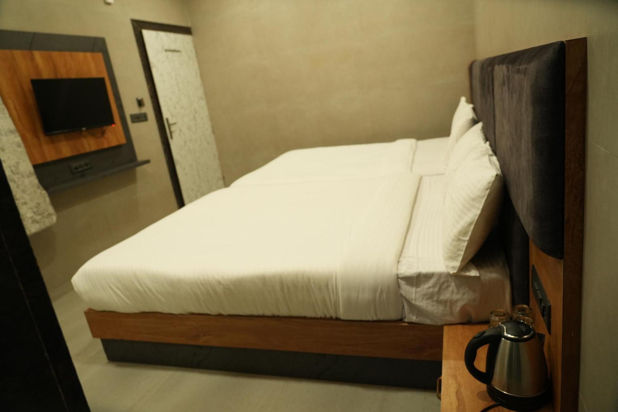Hotel Maa Vindhyachal Dham 3*