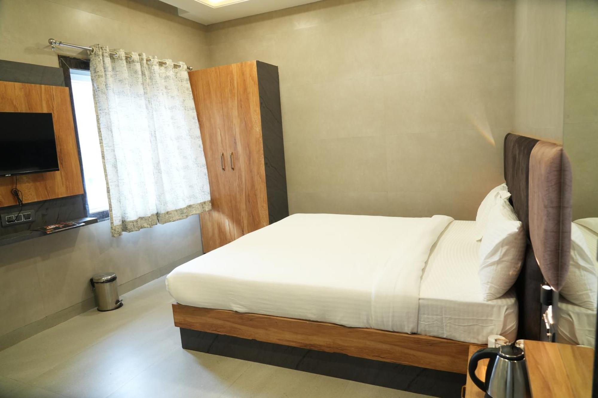 Hotel Maa Vindhyachal Dham Vrindavan