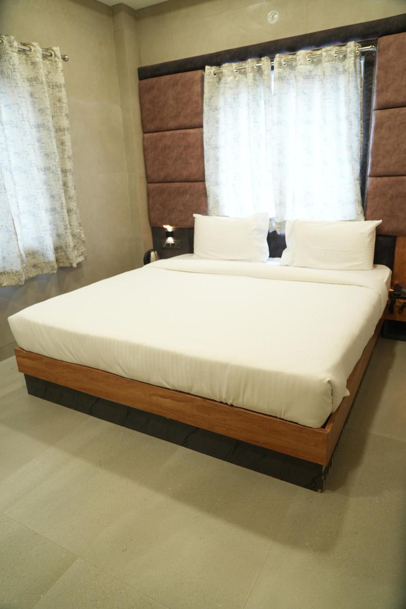Hotel Maa Vindhyachal Dham 3*