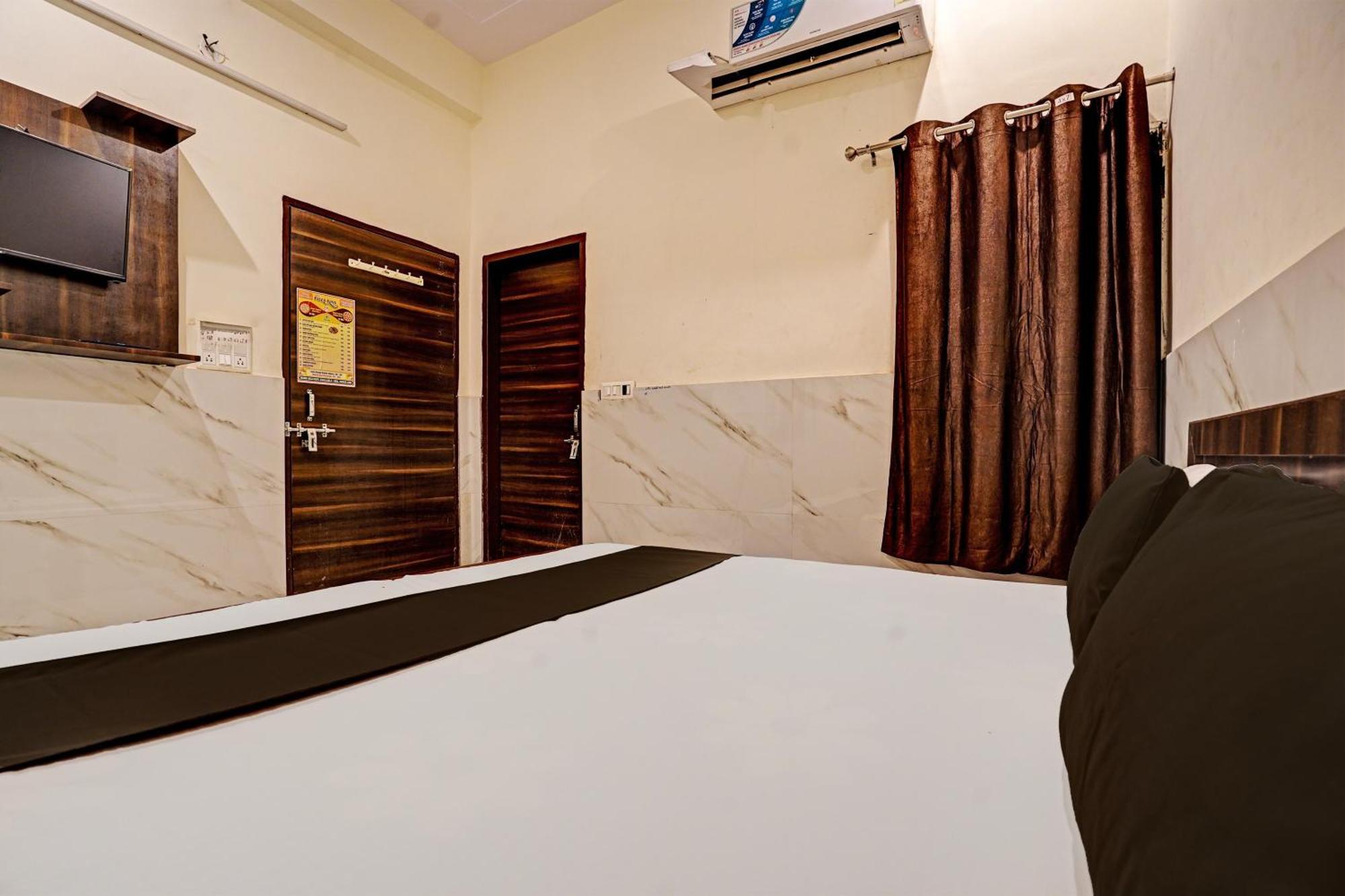 Hotel Oyo Gauri Shankar Dham