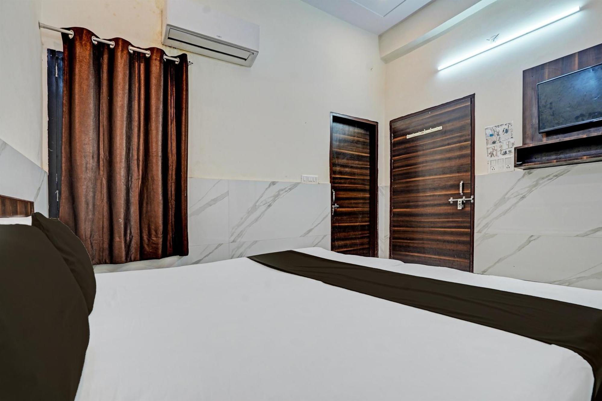Hotel Oyo Gauri Shankar Dham Vrindavan