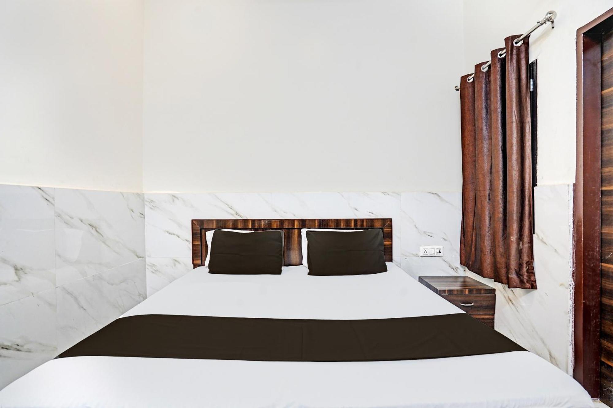Oyo Gauri Shankar Dham Hotel 3*