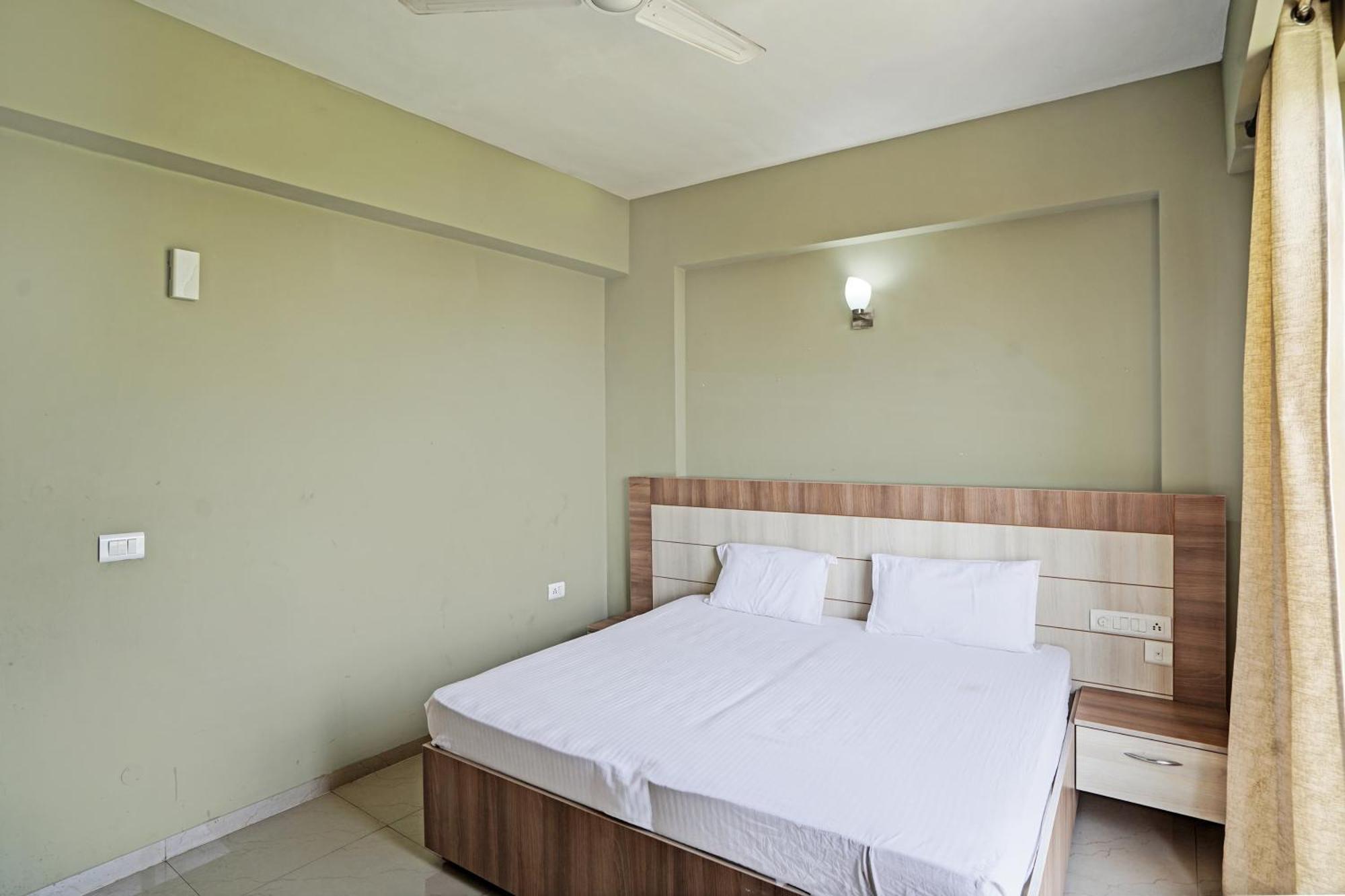 O Anirbhav Dham Hotel Vrindavan