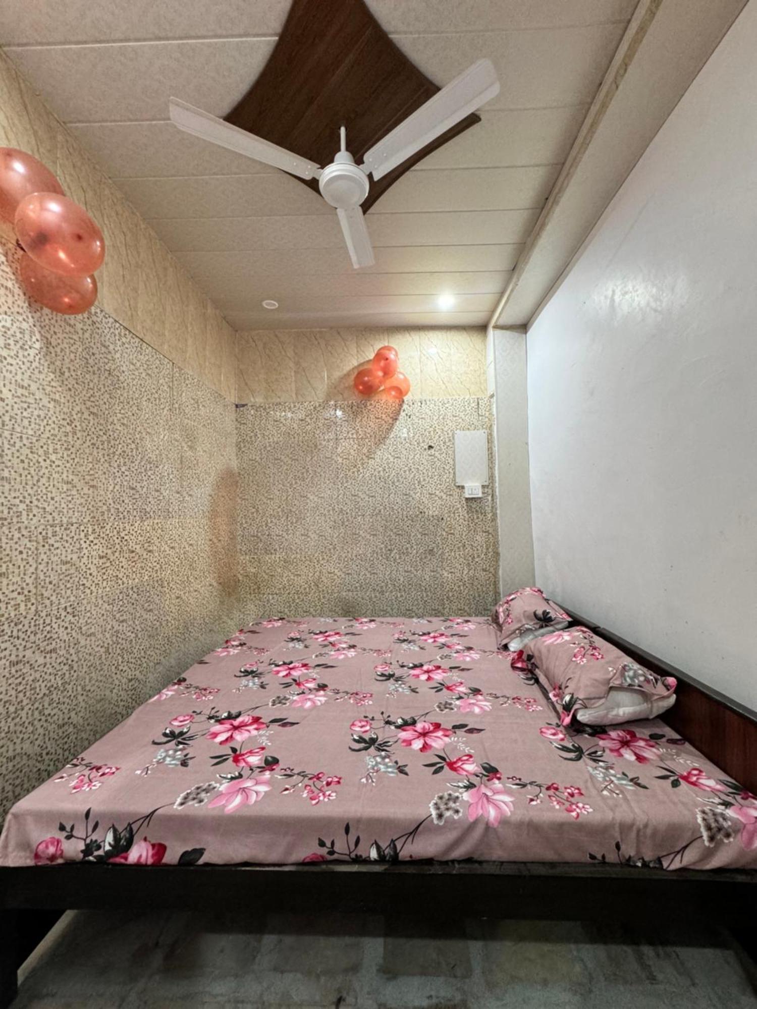Pakhi Residency Guest house *