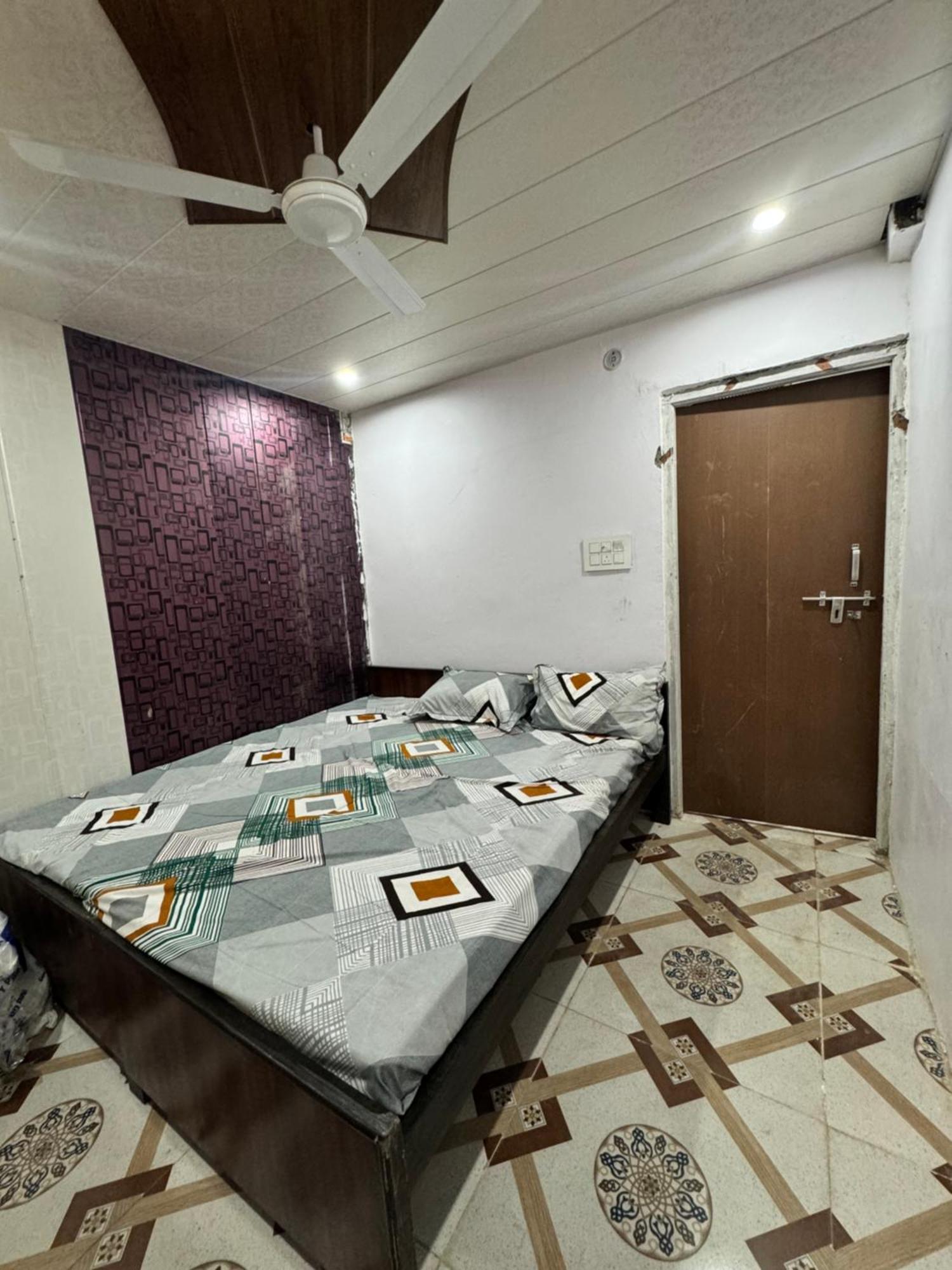 Guest house Pakhi Residency Vrindavan