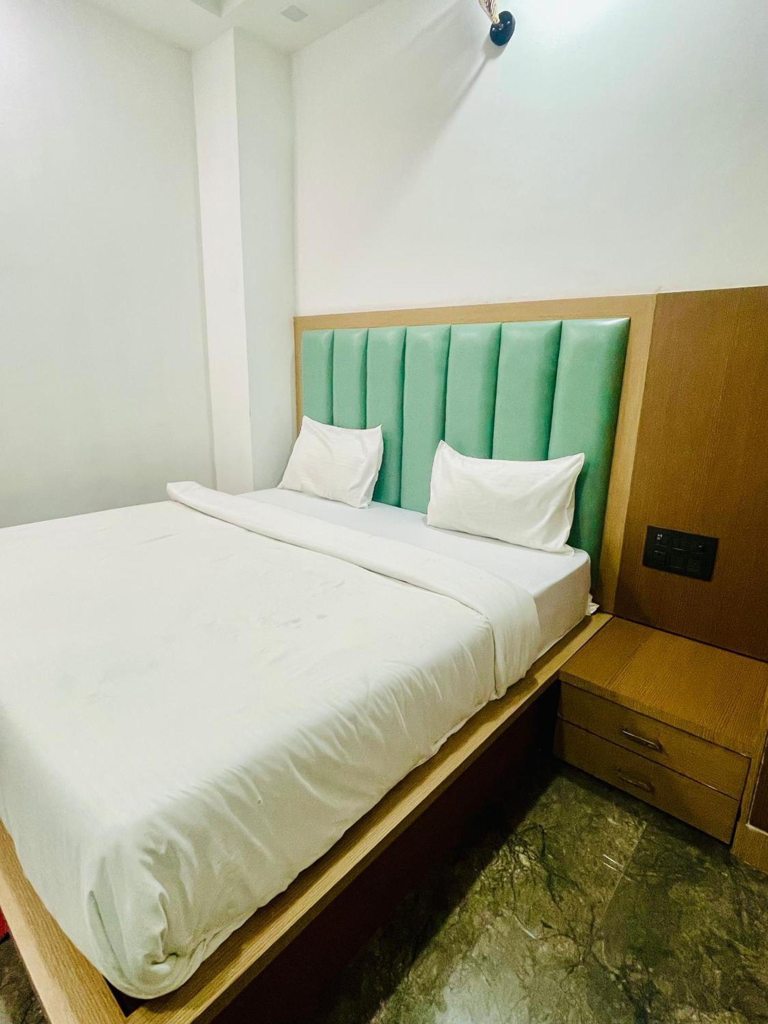 Meera Madhav Dham- Luxe Hotel