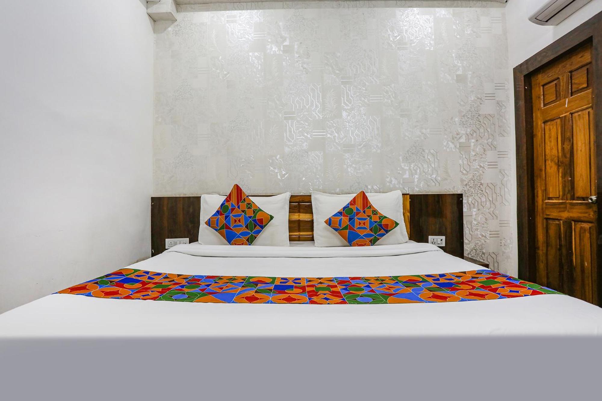 Fabhotel Sangita Dham Vrindavan