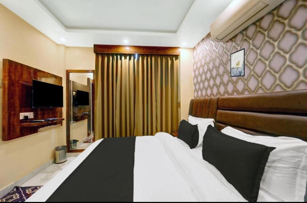Golden Gate By Gujarat Luxe Hotel 3*