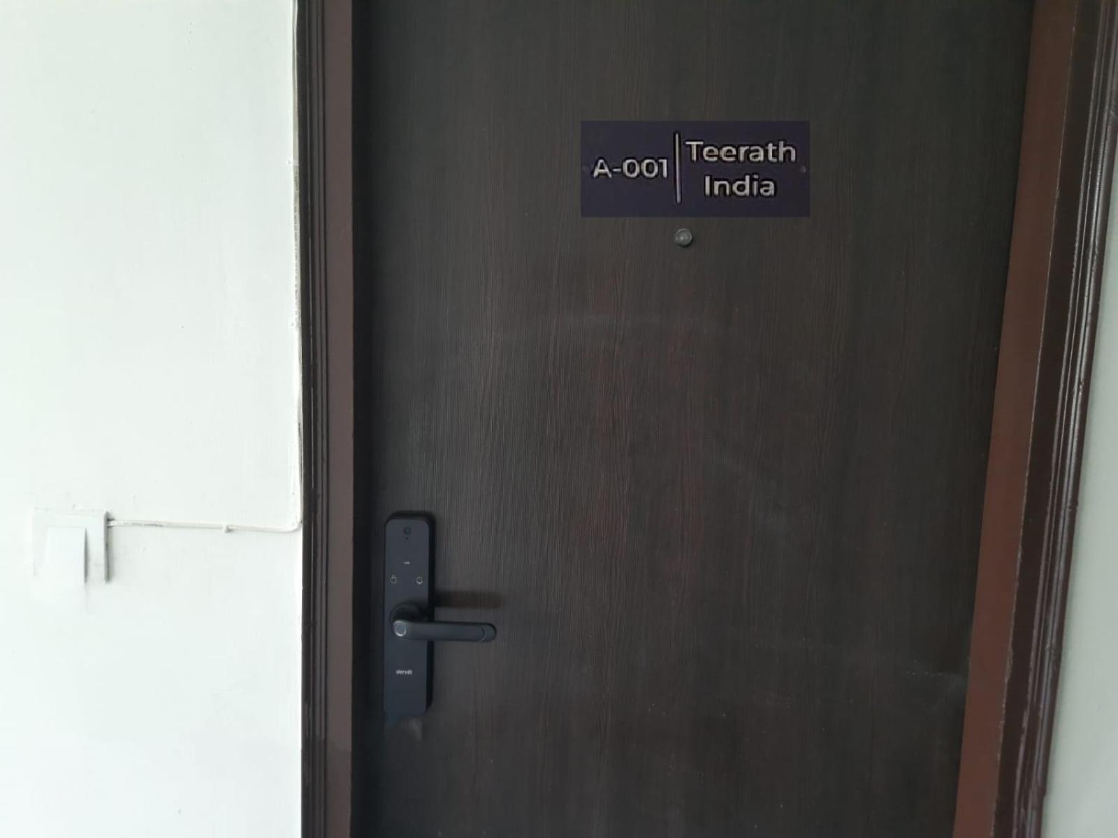 Teerath India - Spacious 1bhk Near Prem Mandir Vrindavan
