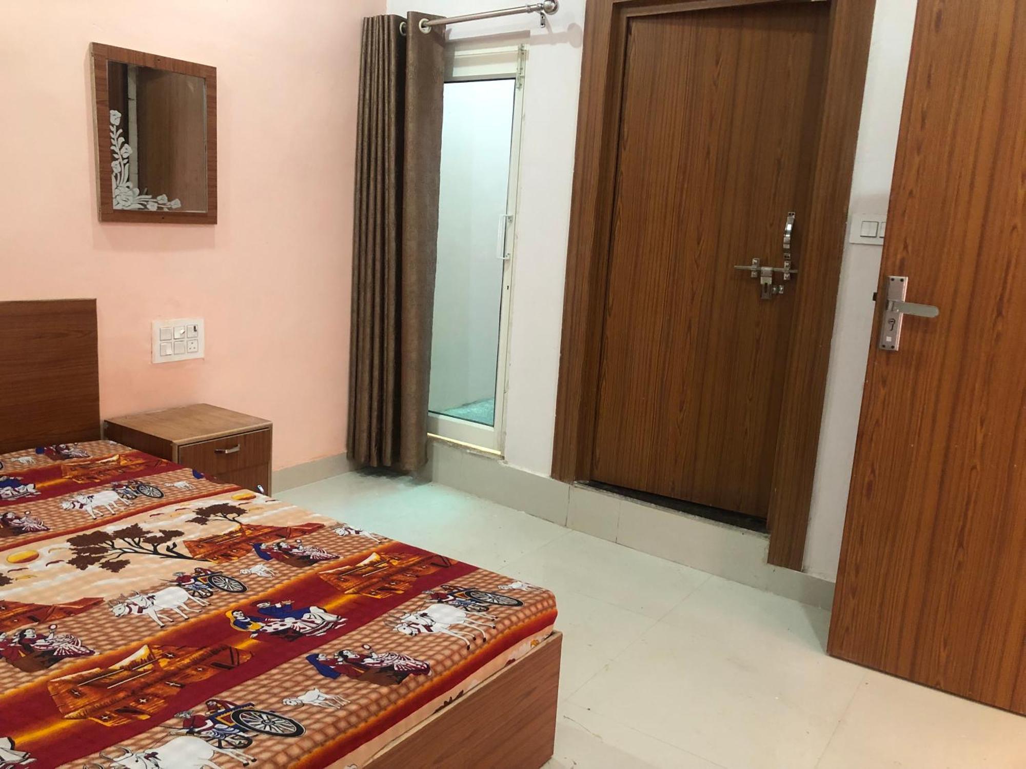 Saraswati Devi Atithi Bhawan