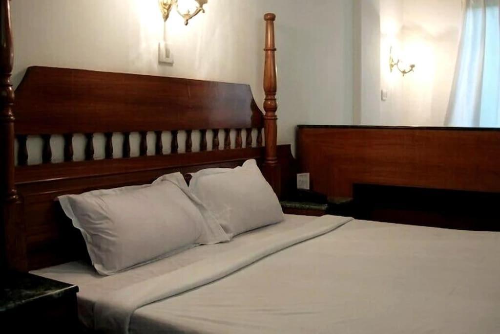 Divine Ac In Ananda Krishna 2 Mins From Iskcon Apartment Vrindavan