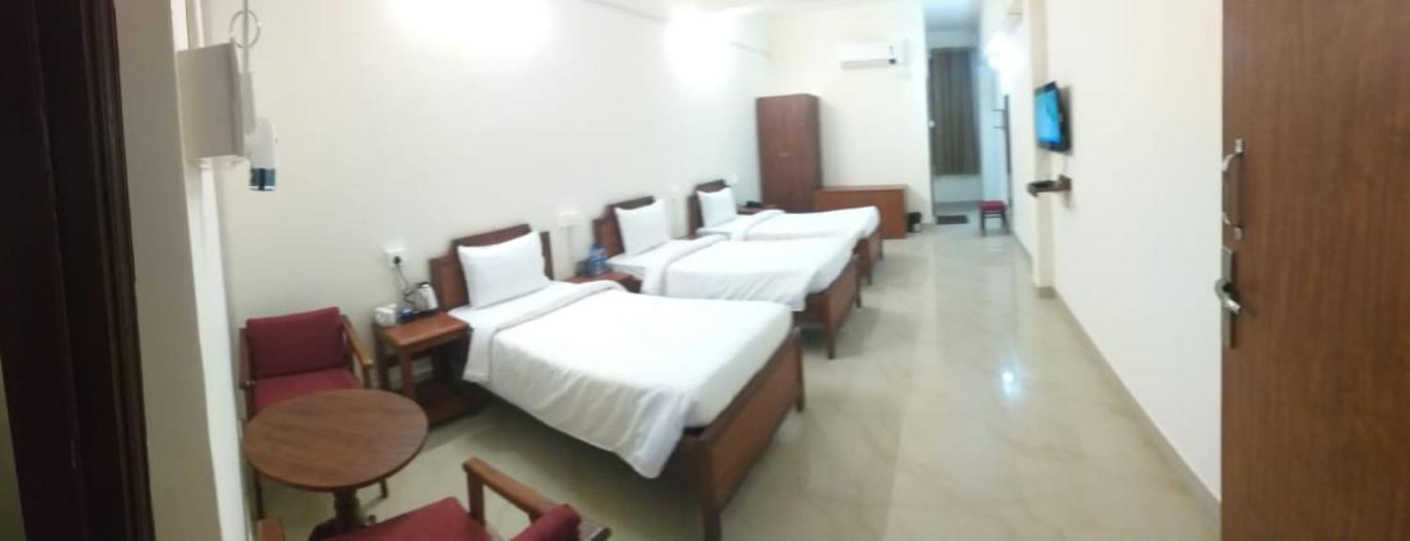 Hotel Dwarka Kunj