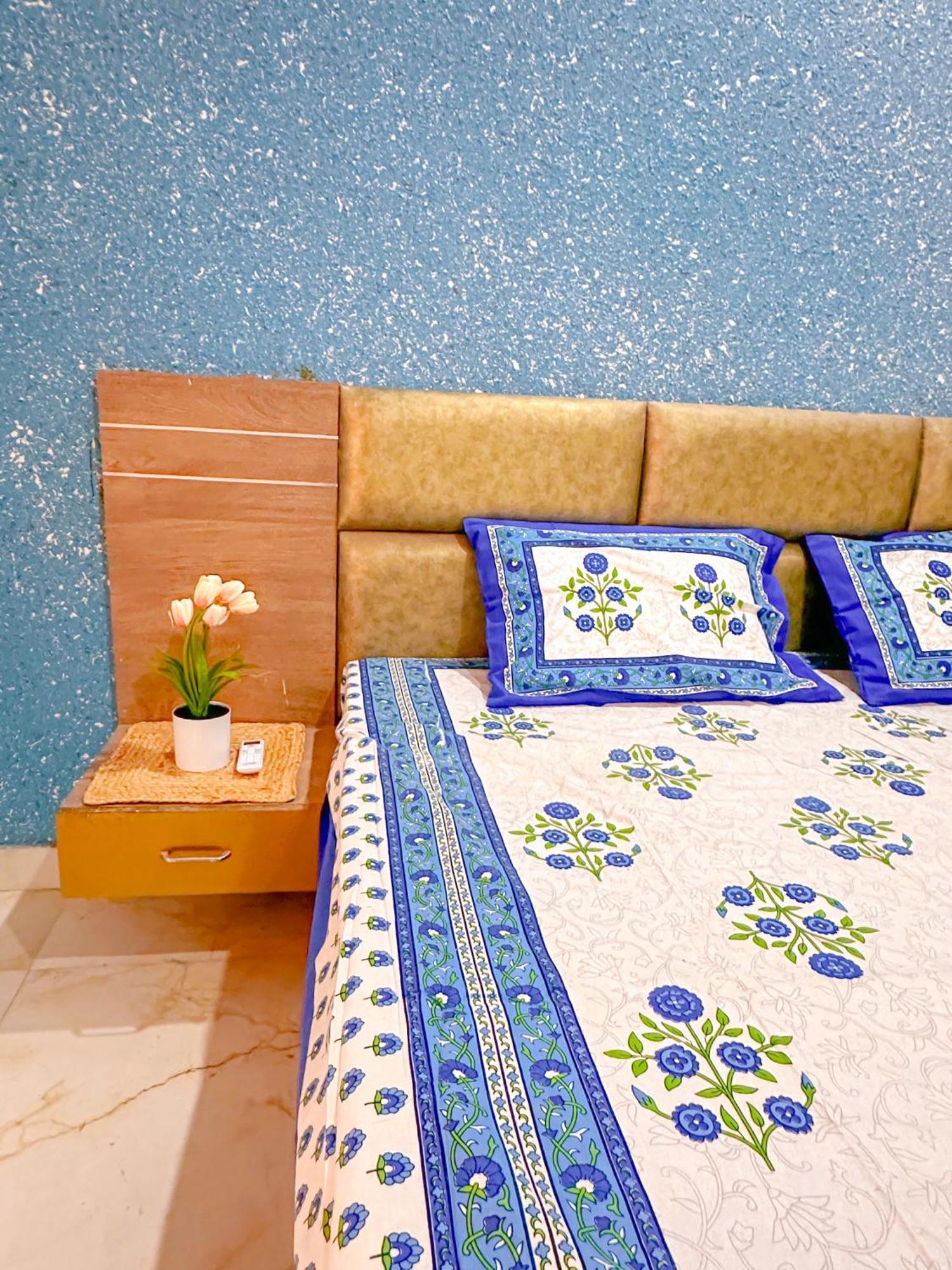 Apartment In Vrindavan
