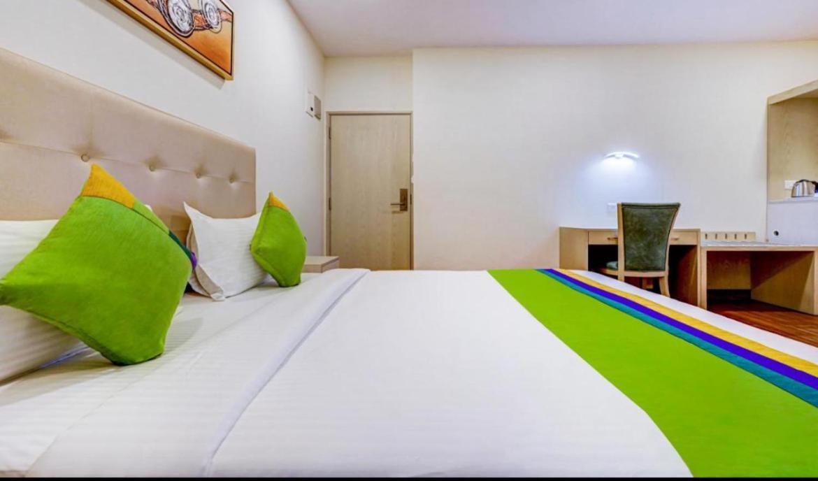 Hotel White House Near Prem Mandir Vrindavan