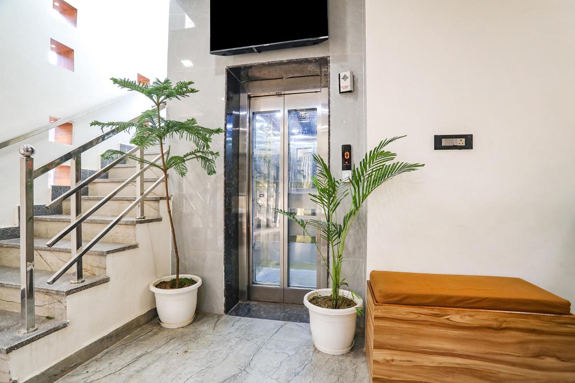 Fabhotel Vasudha