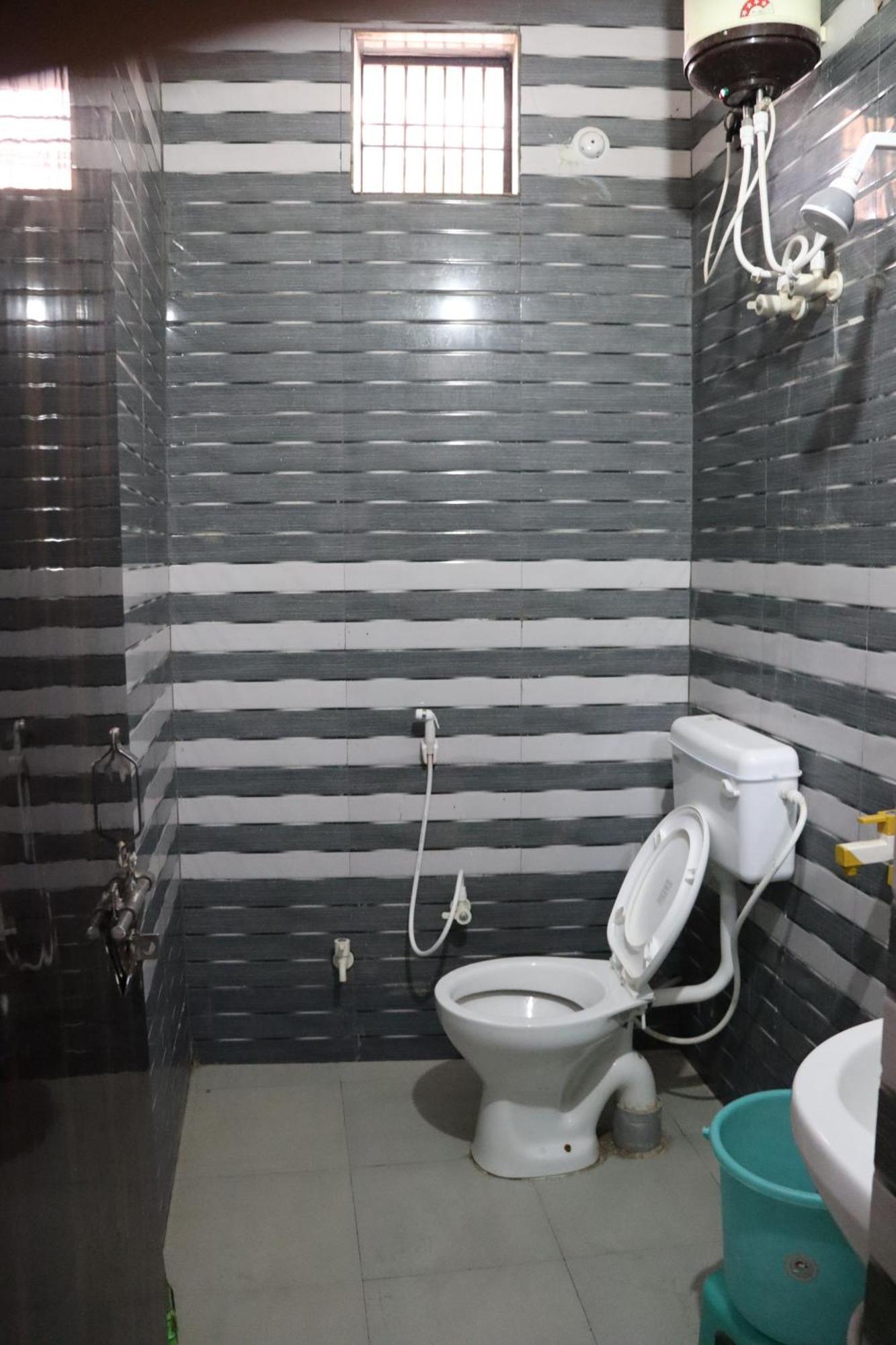 Hotel K.d. Dham Near Prem Mandir