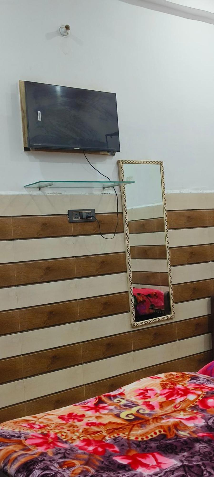 Hotel K.d. Dham Near Prem Mandir Vrindavan