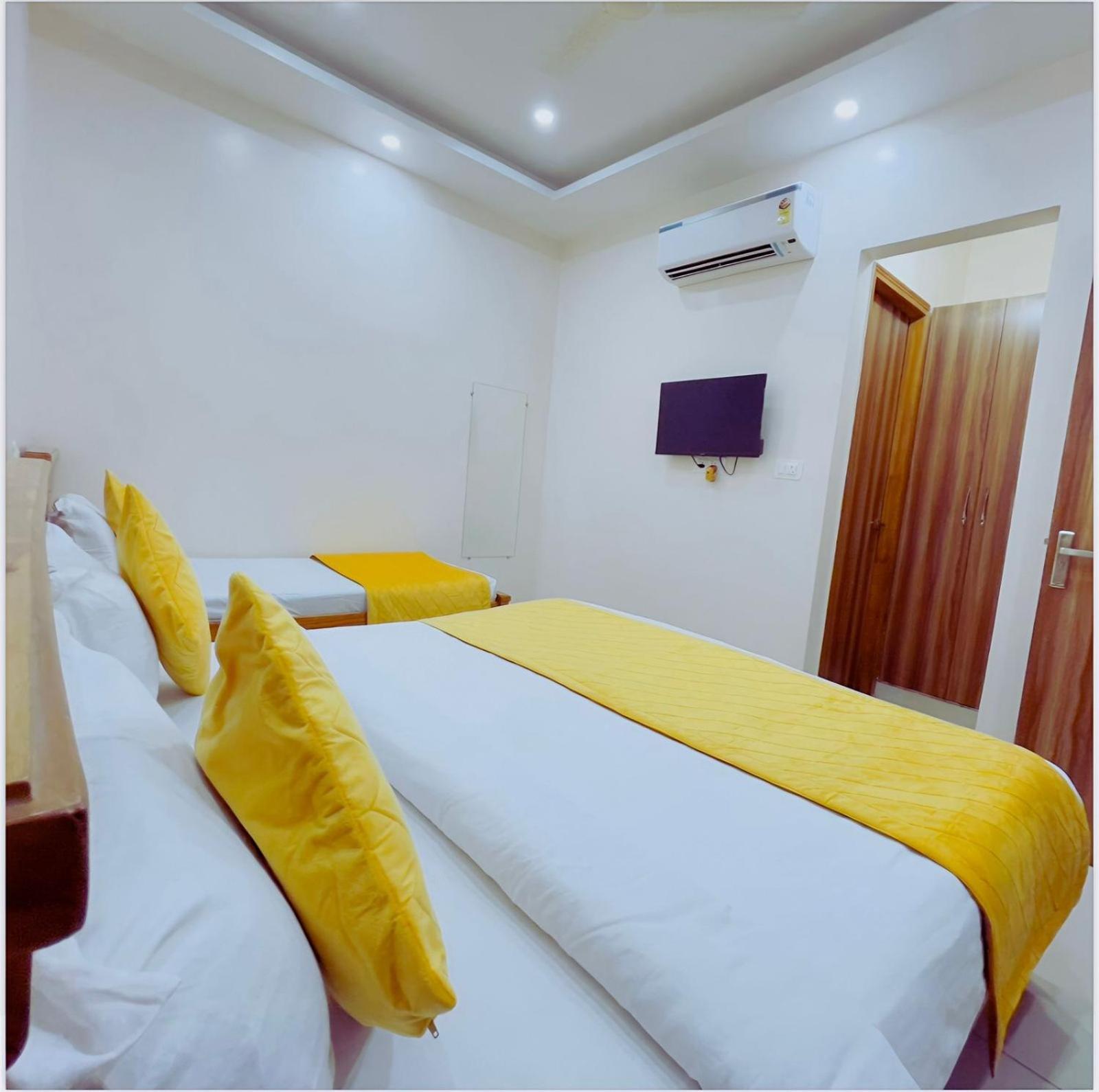 Hotel Hare Krishna Dham 3*