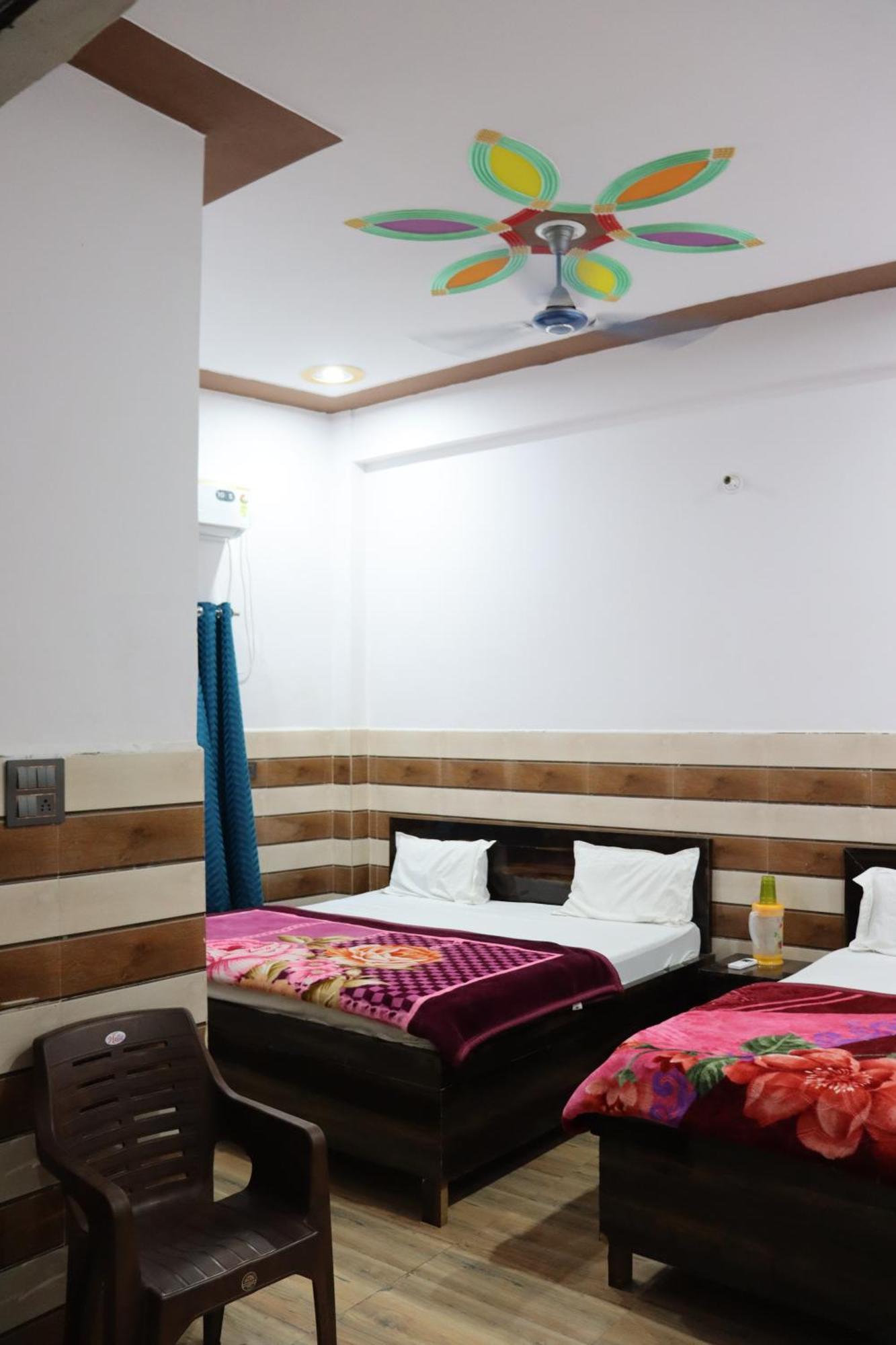 Guest house Shri Kamal Dham - Near Prem Mandir *