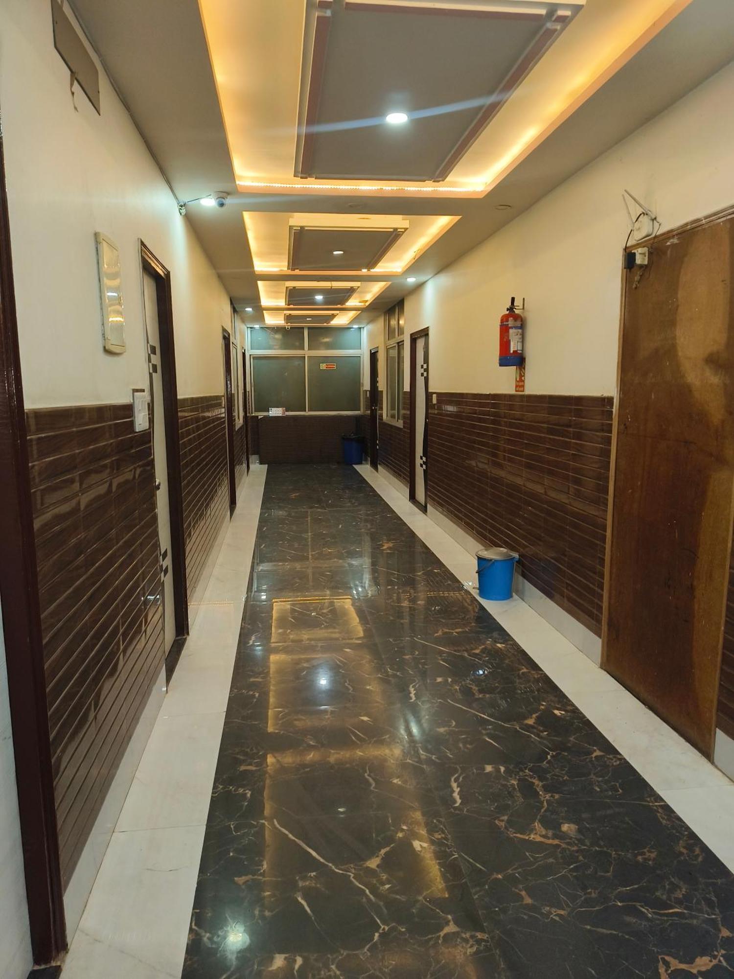 Guest house Shri Kamal Dham - Near Prem Mandir Vrindavan