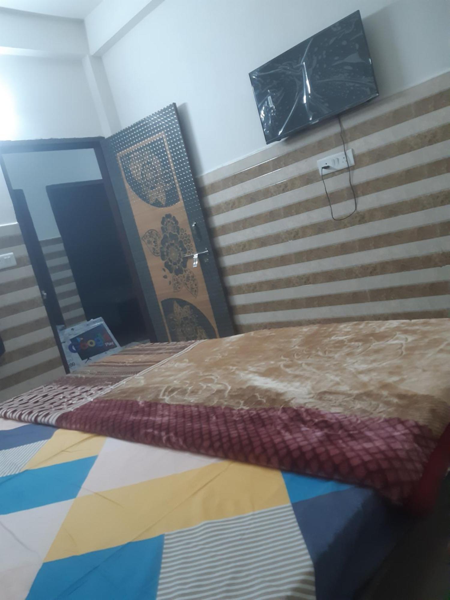 Krishna Ar Bhawan Hotel *