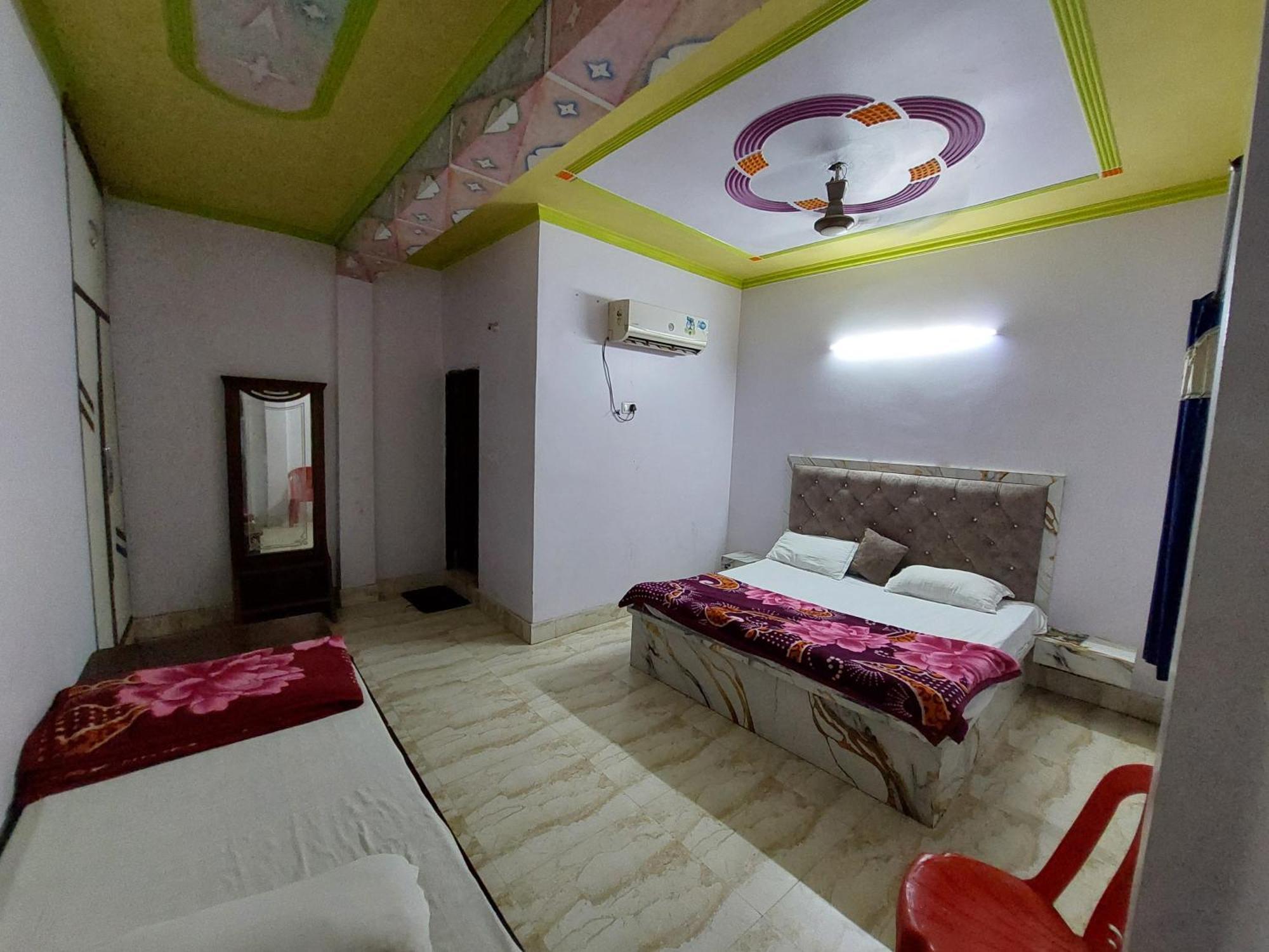 Guest house New Darshika Vrindavan