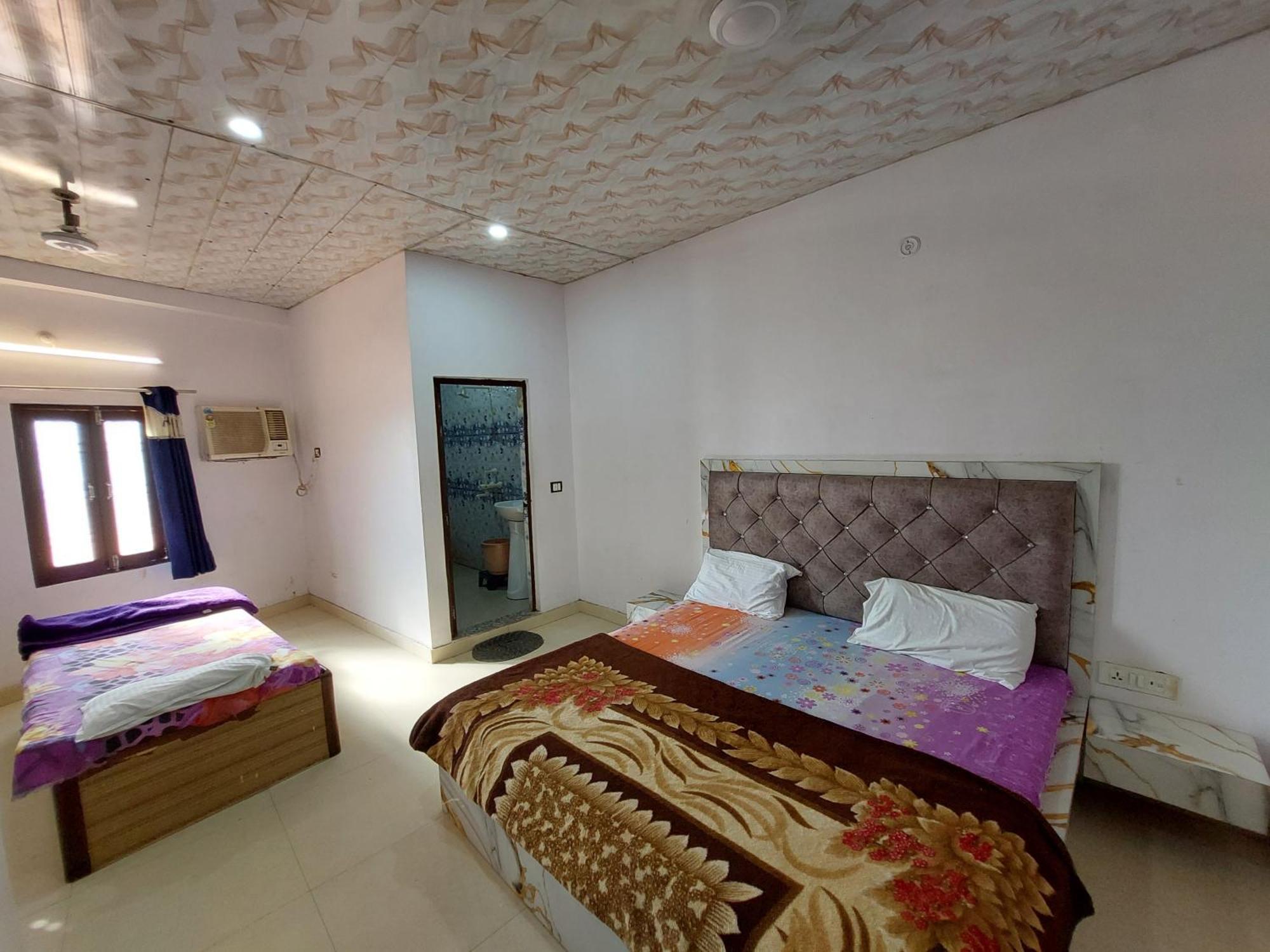New Darshika Guest house Vrindavan