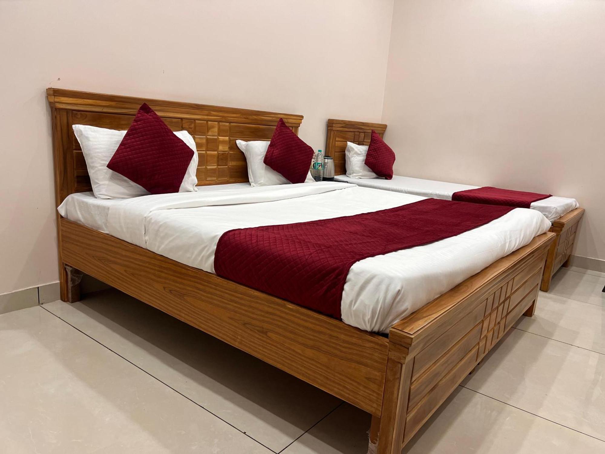 Hare Krishna Dham Hotel 3*