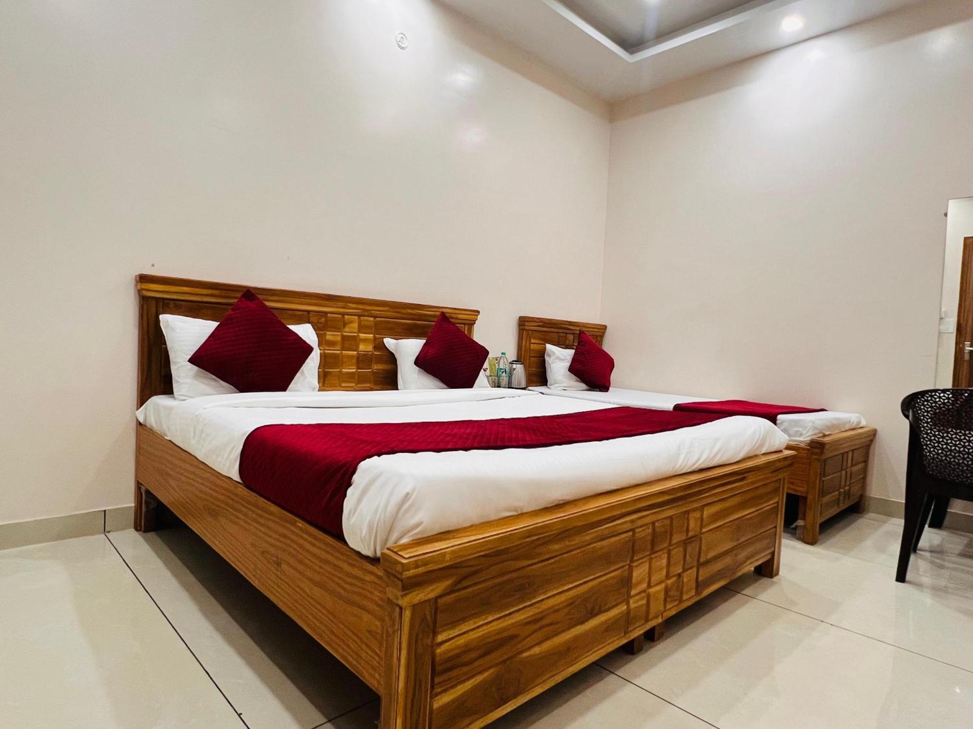 Hare Krishna Dham Hotel 3*