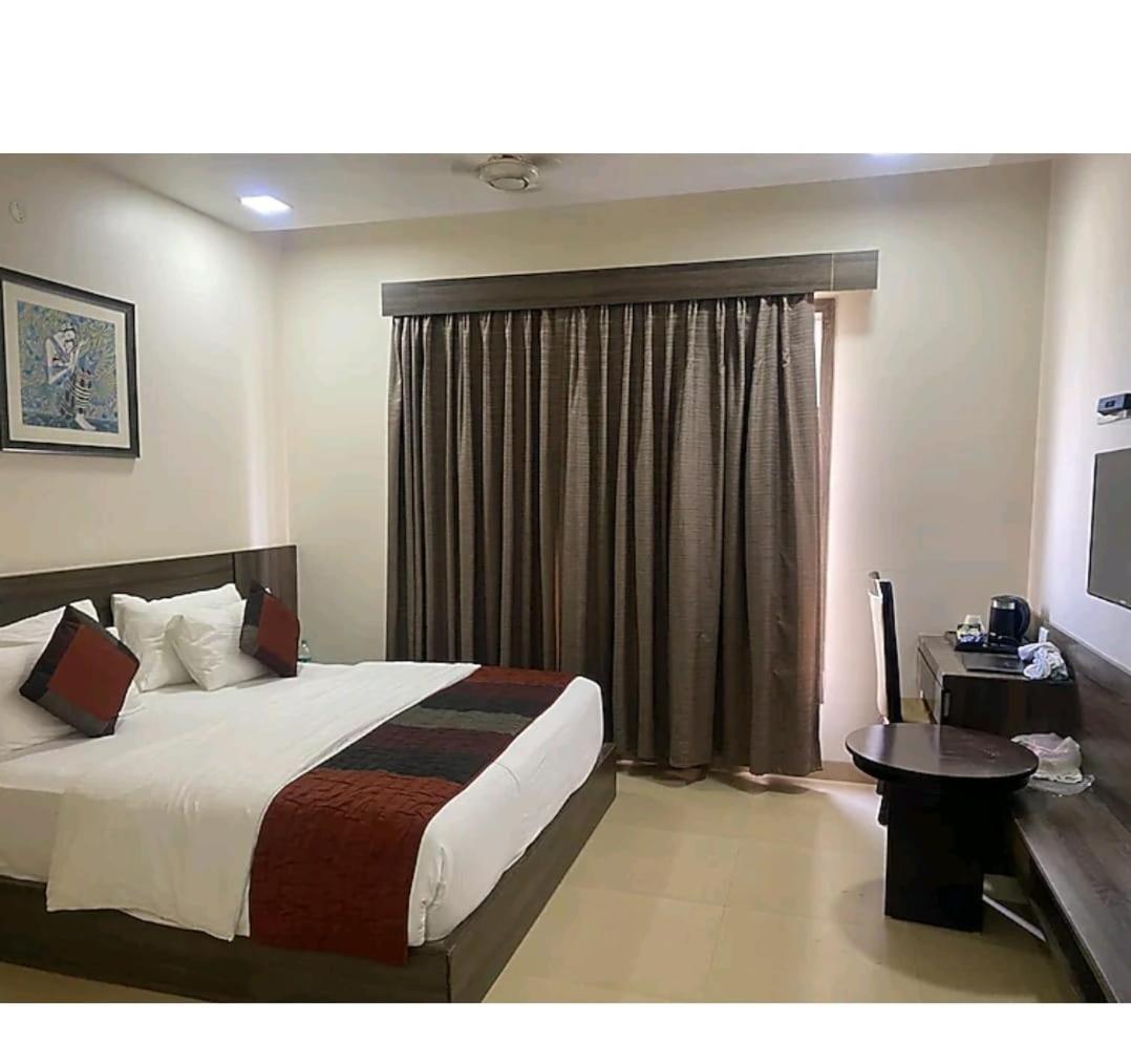 Hotel Srinika Grand Vrindavan