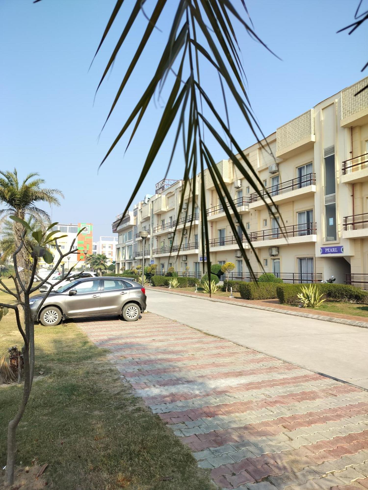 Hotel Srinika Grand Vrindavan