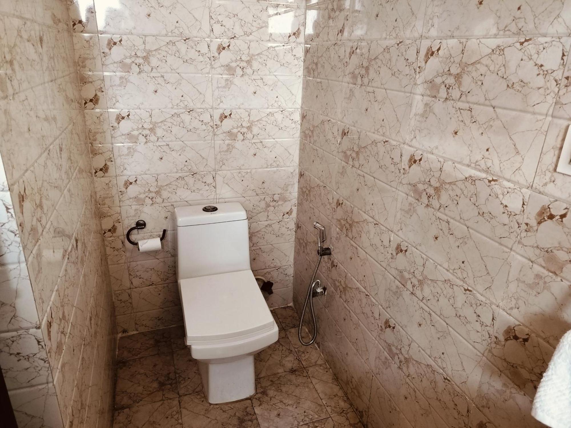 Hotel Srinika Grand