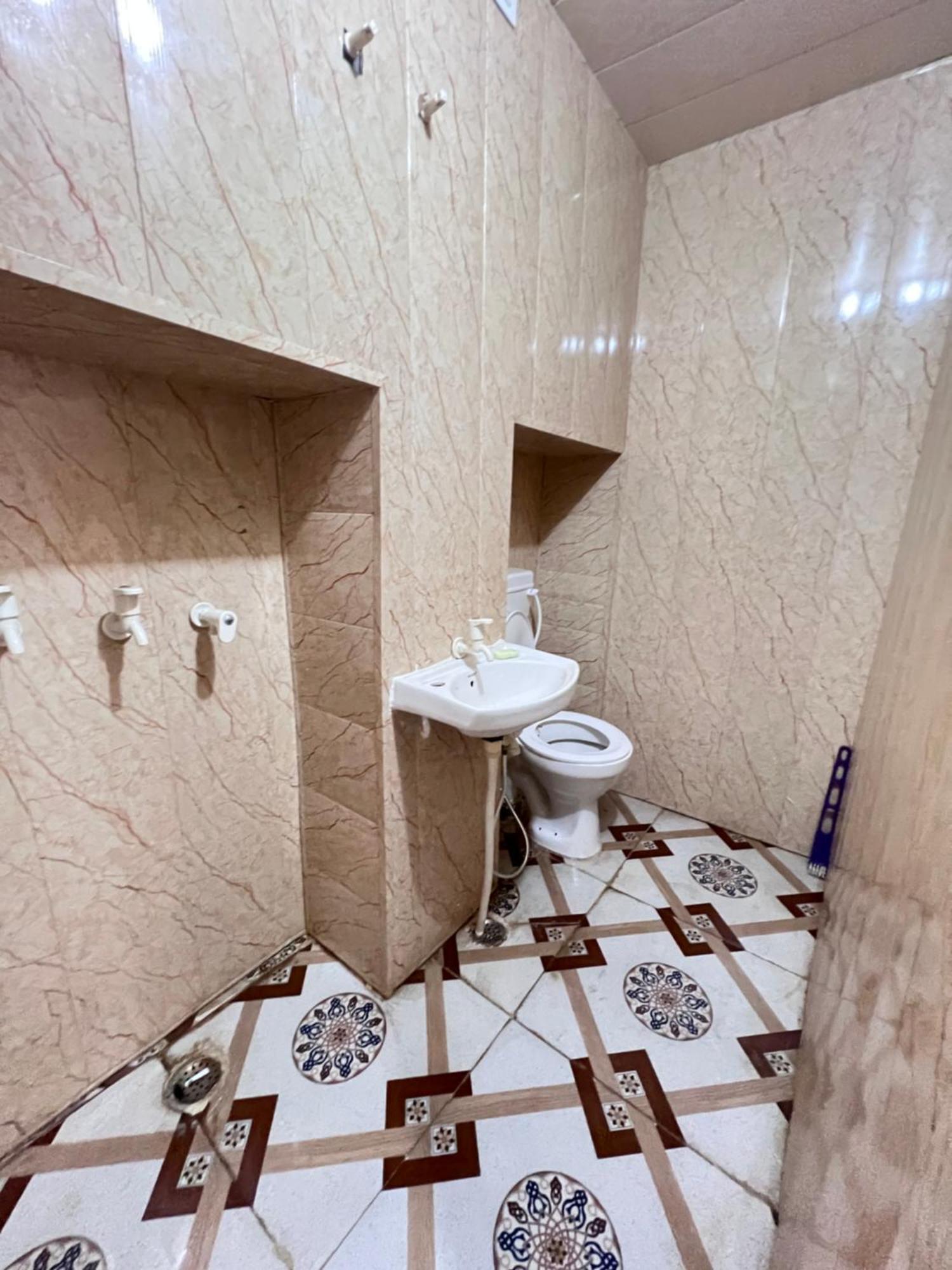Guest house Pakhi Residency *