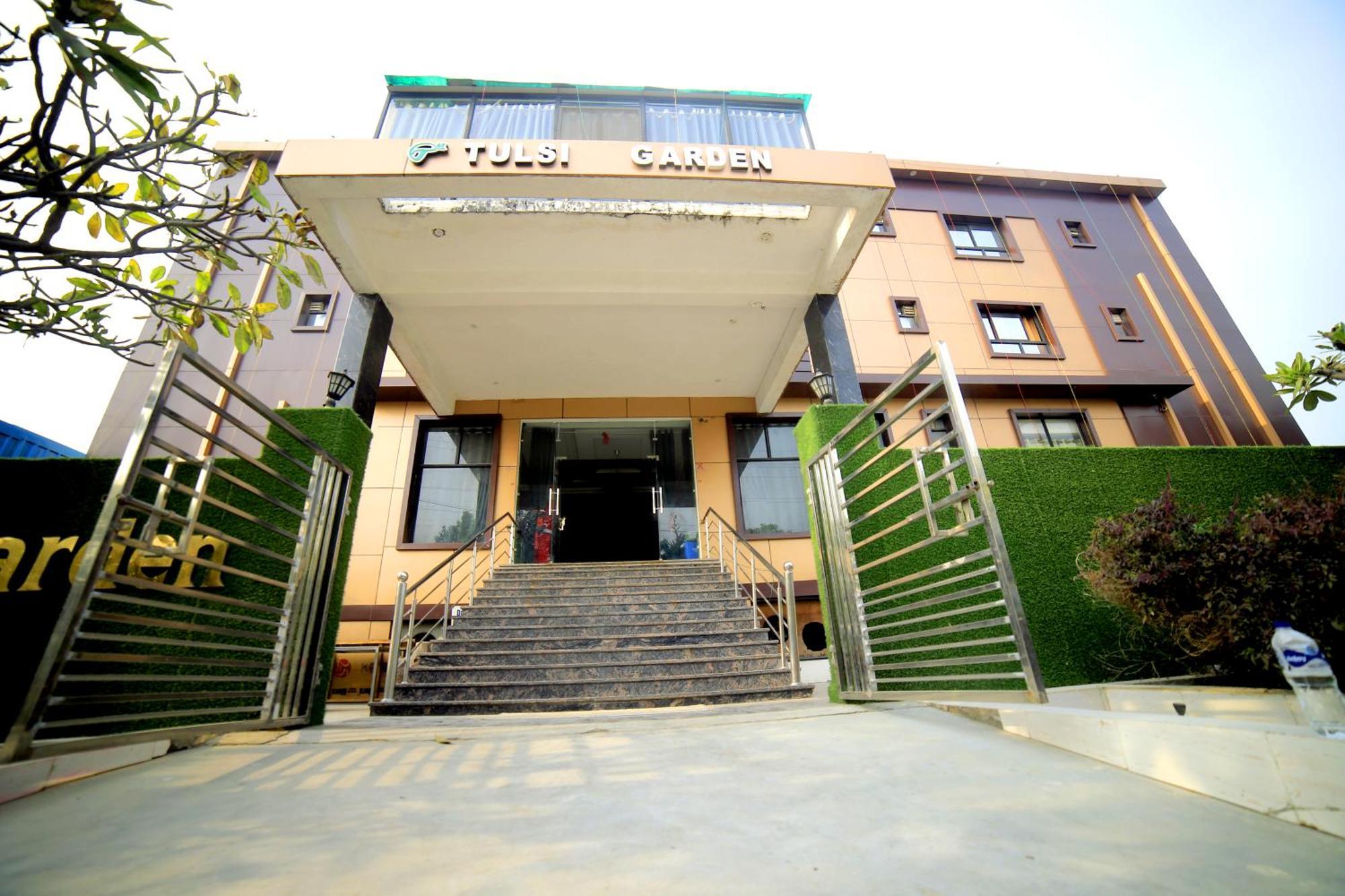 Hotel Tulsi Garden 3*