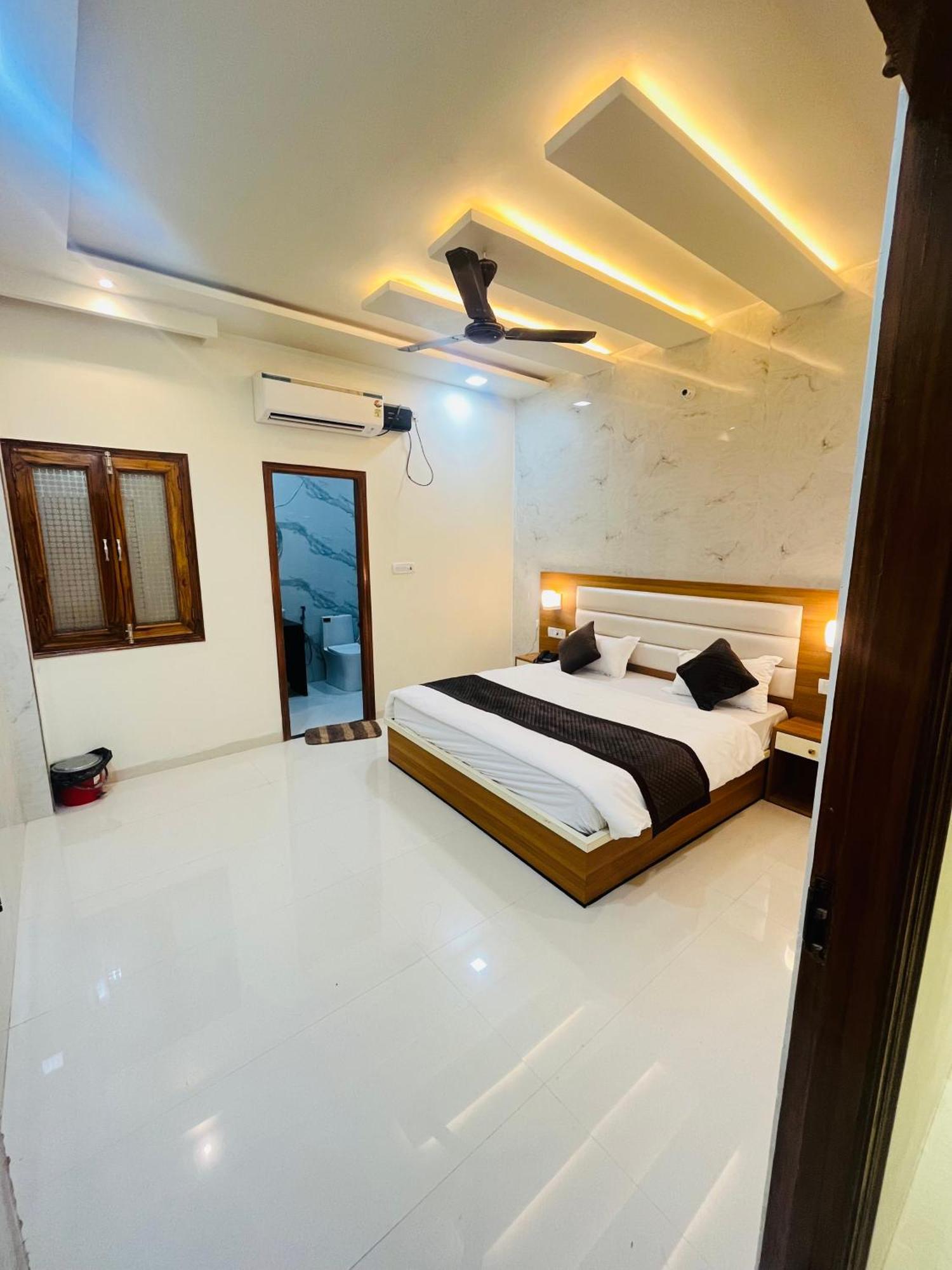 Guest house Shri Raman Niwas Near Bankey Bihari