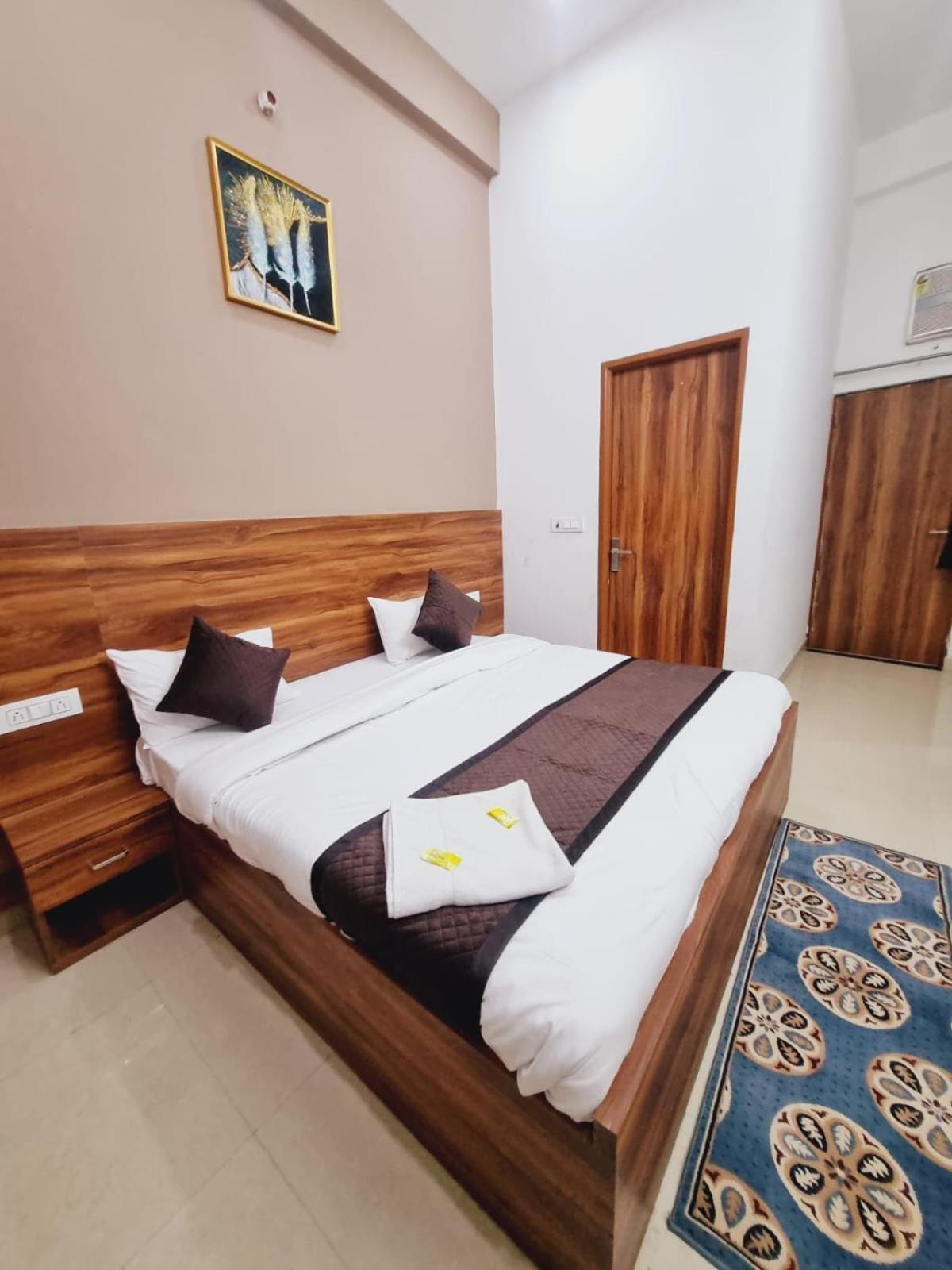 Supreme - Krishiv Hospitality * Vrindavan