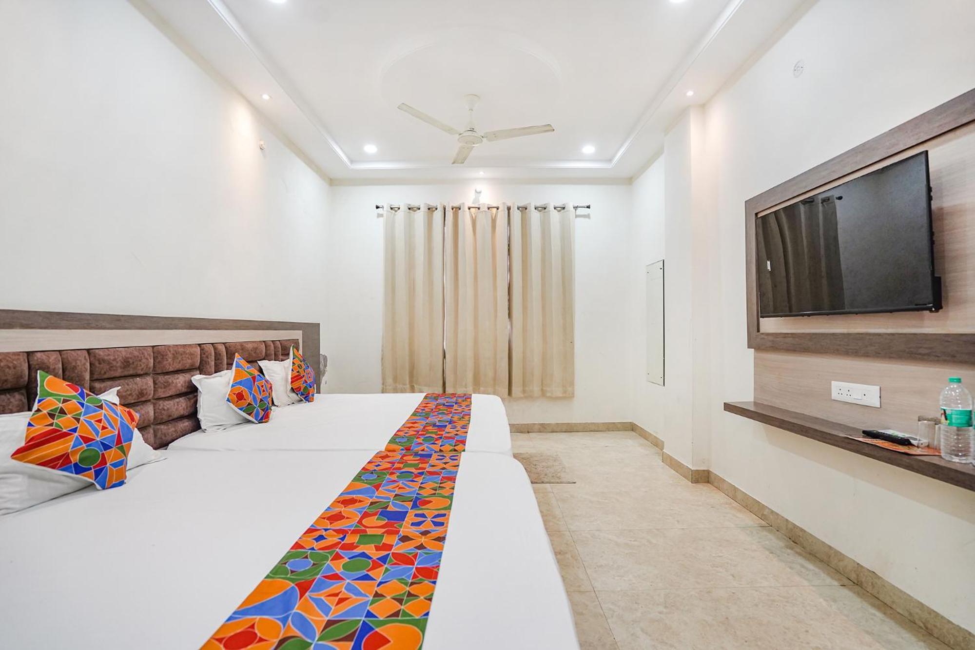 Fabhotel Shri Giriraj Ji Dham Hotel Vrindavan
