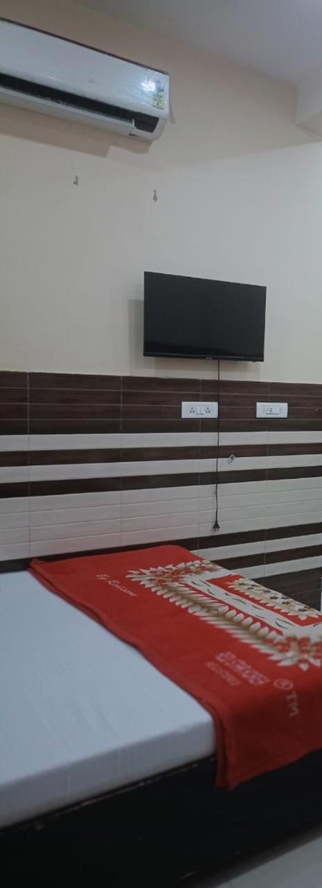New Gaytri Place Near By Prem Mandir 1 * Vrindavan