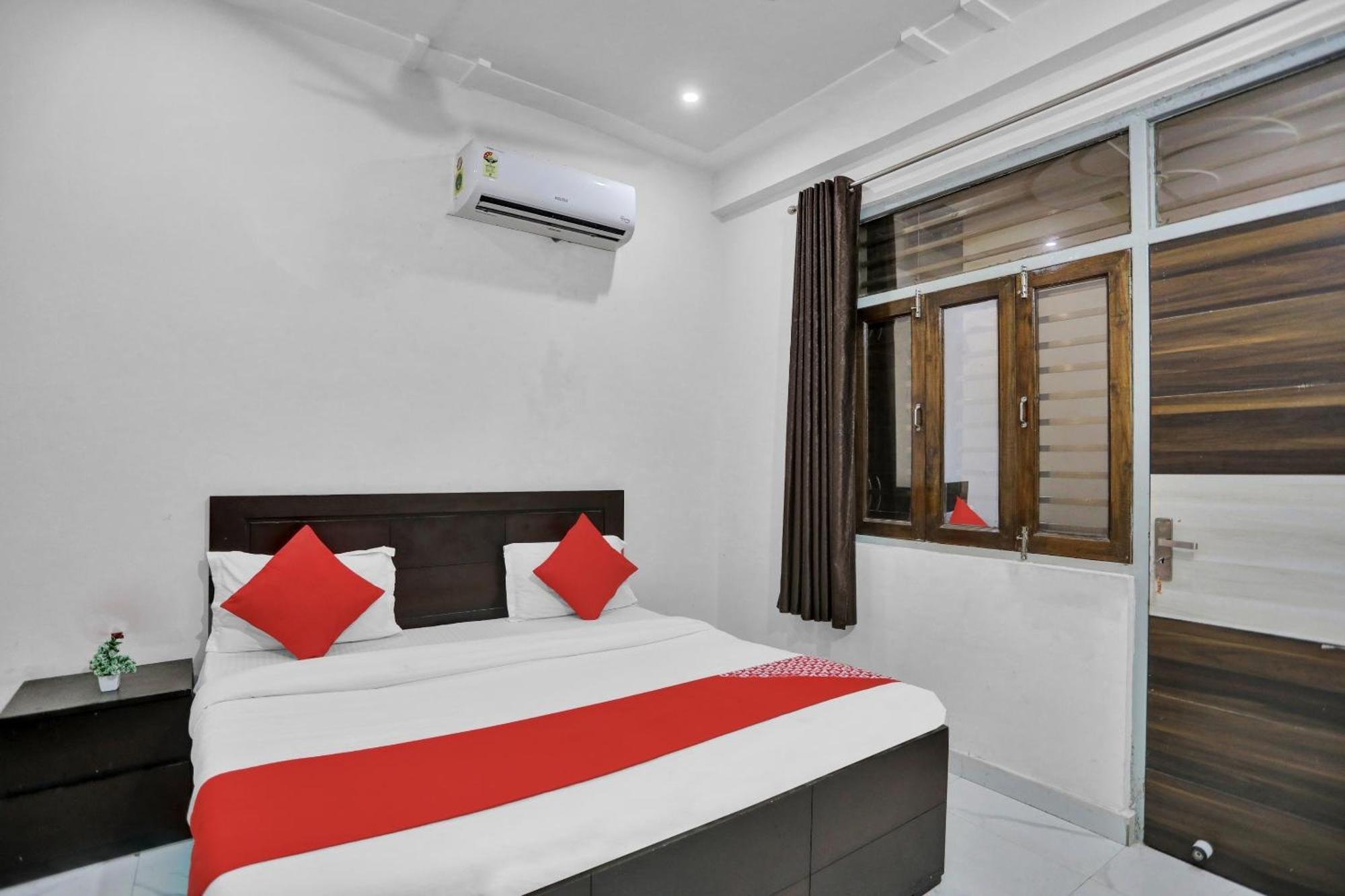 O Krishna Palace Hotel