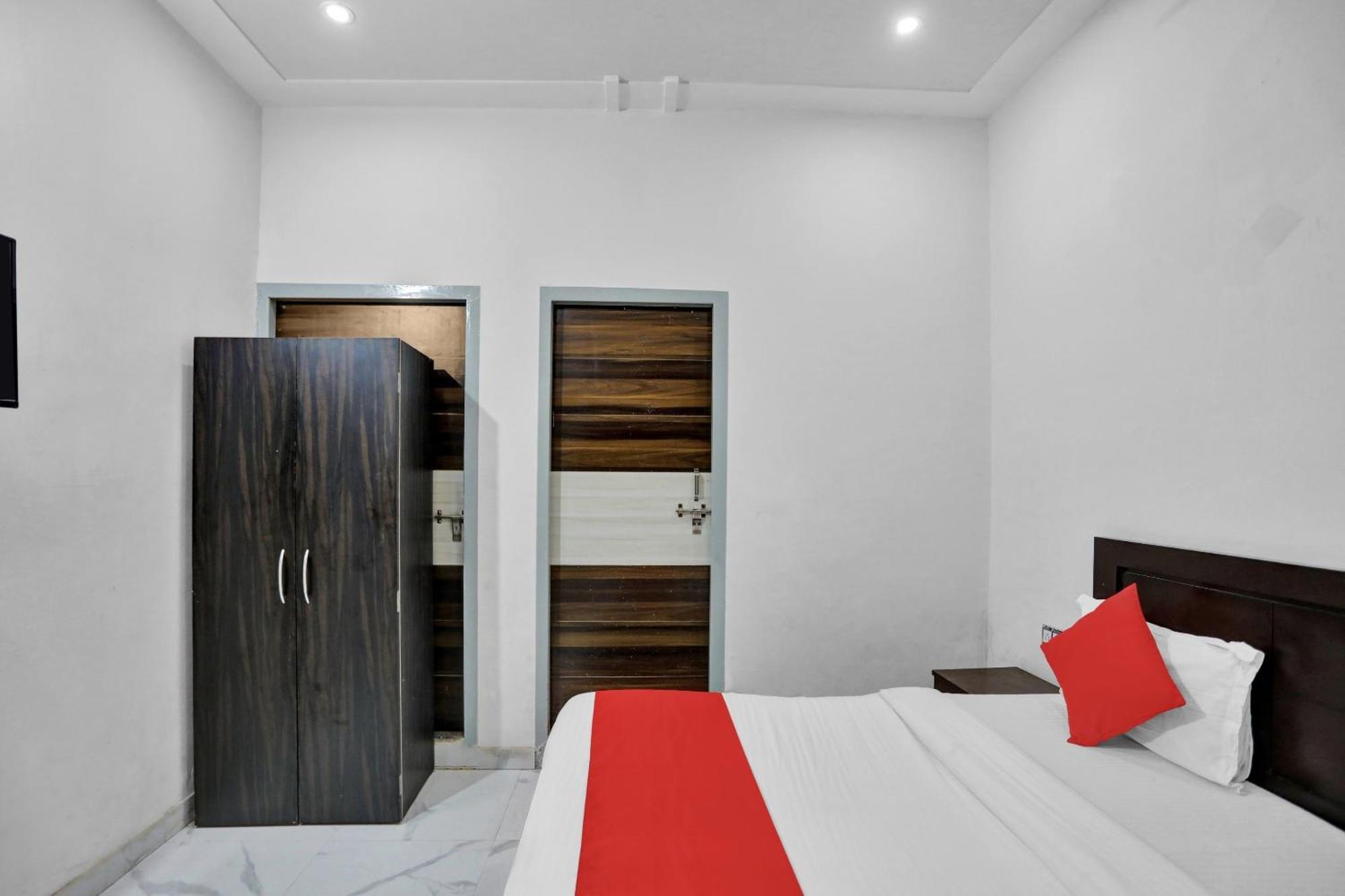 Hotel O Krishna Palace 3*