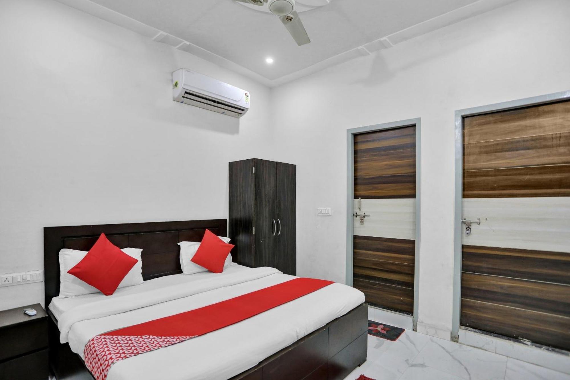 Hotel O Krishna Palace 3*