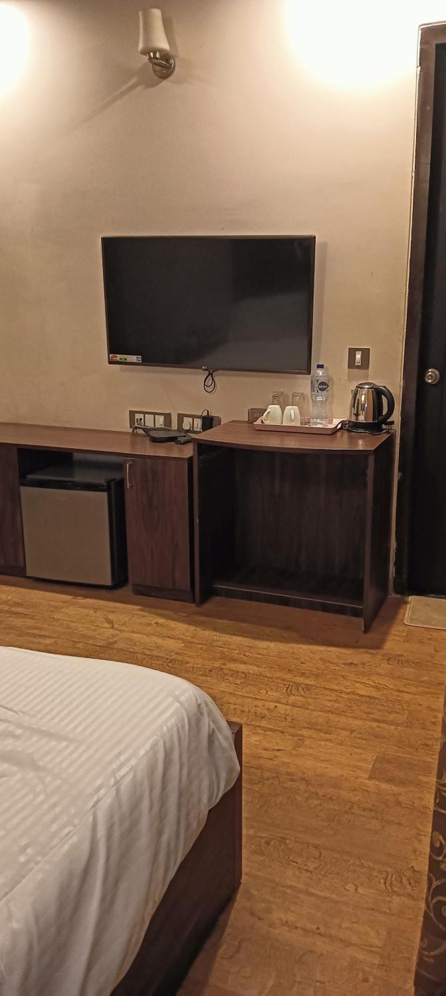 Vrindavan Suites At Omaxe Enternity Hotel