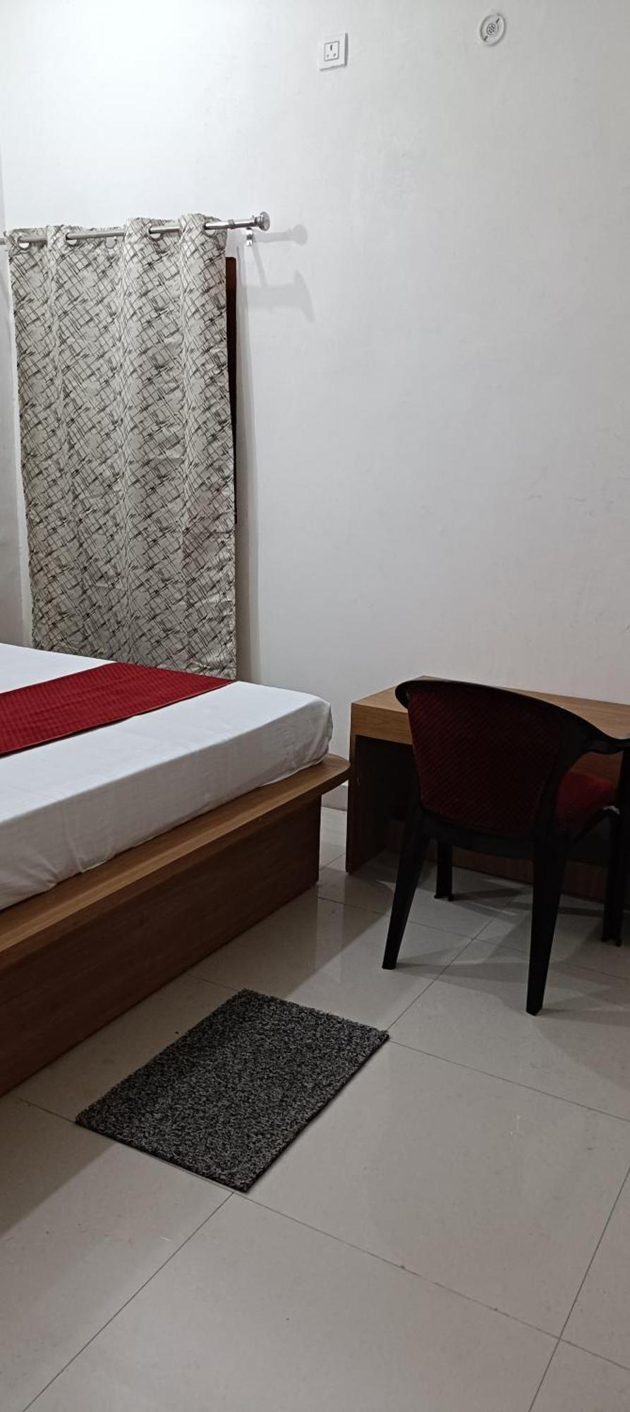 Ganga Palace -near Prem Mandir Hotel 3*