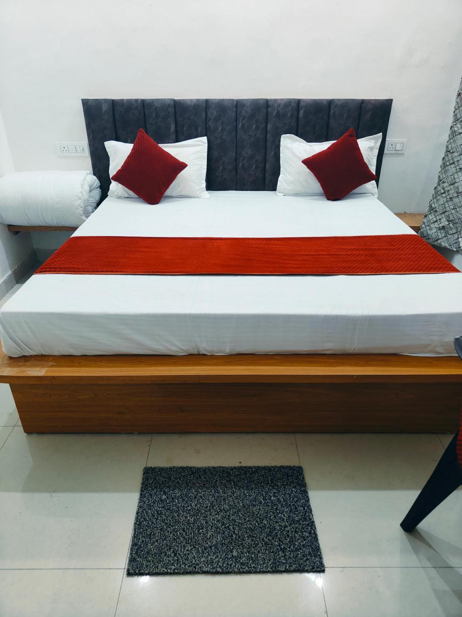 Ganga Palace -near Prem Mandir 3* Vrindavan