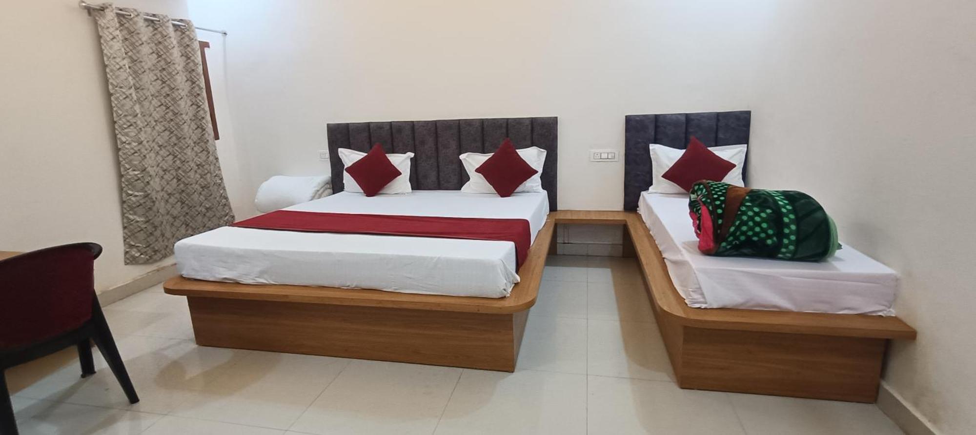 Ganga Palace -near Prem Mandir Hotel