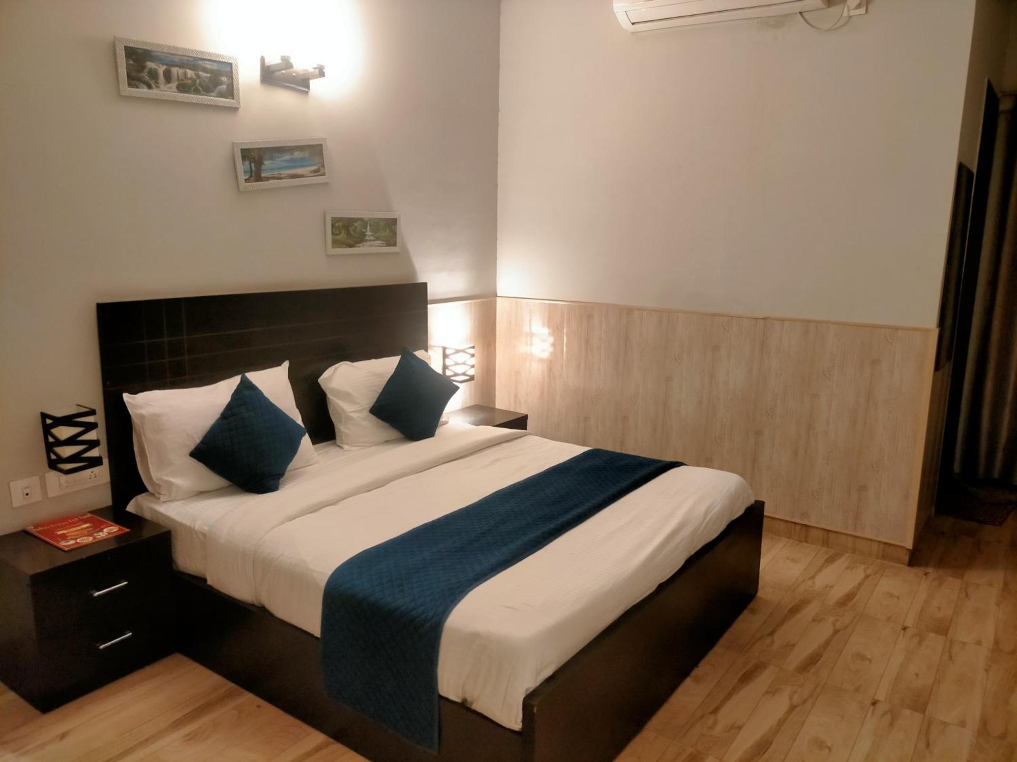 Vrindavan Suites 4*