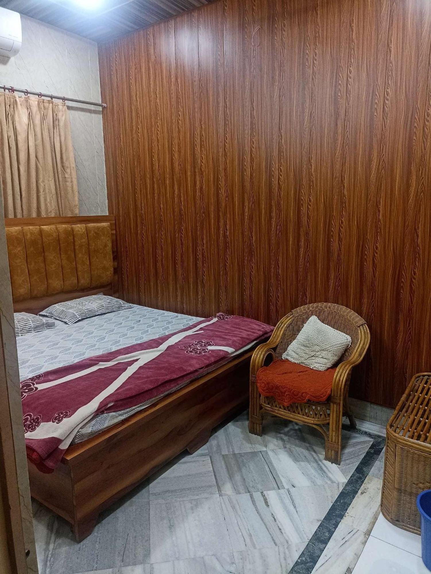 Guest house Shree Hit Radhamohan Dham *
